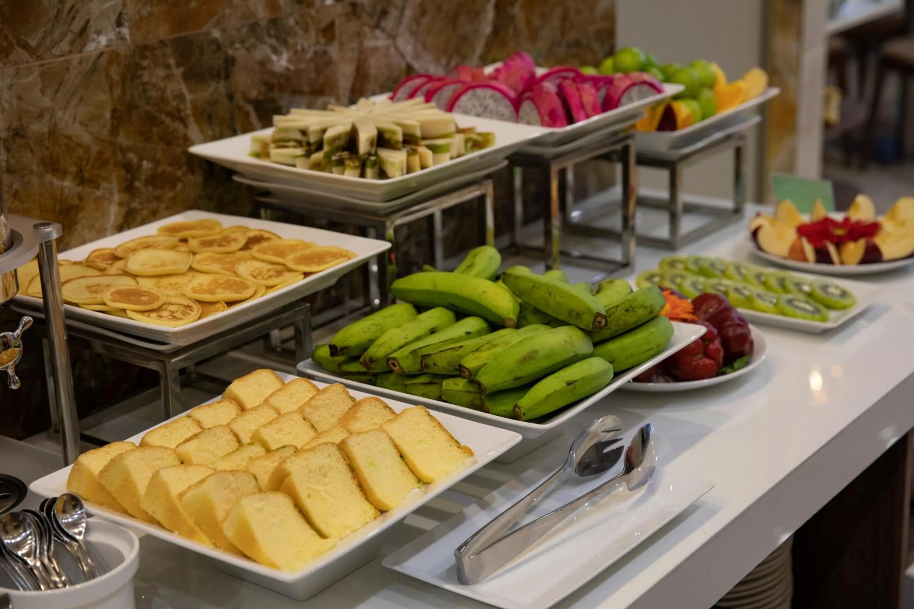 Food and drinks in Amber Hotel managed by HT