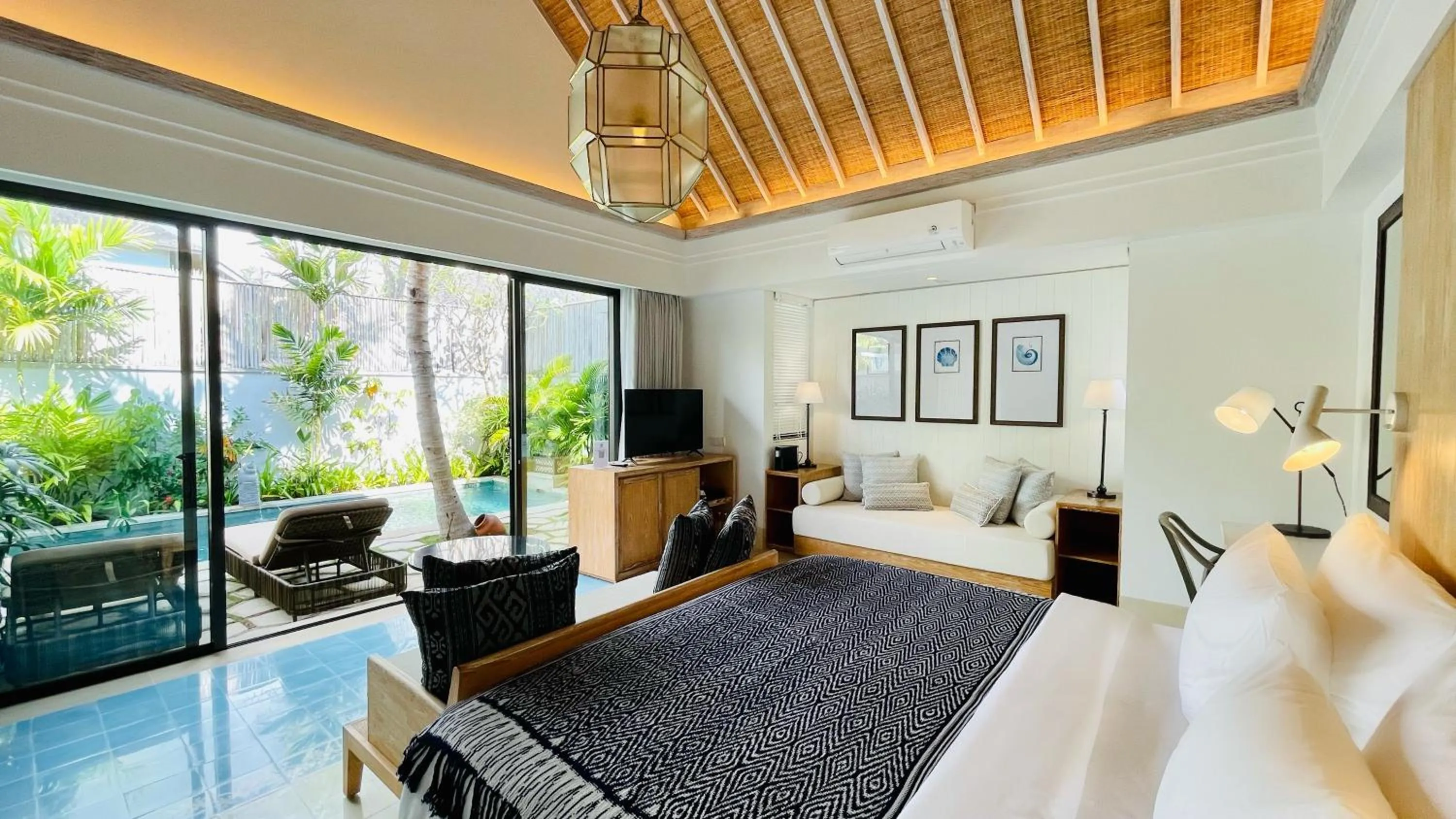 Bedroom, Bed in Sudamala Resort, Komodo, Labuan Bajo