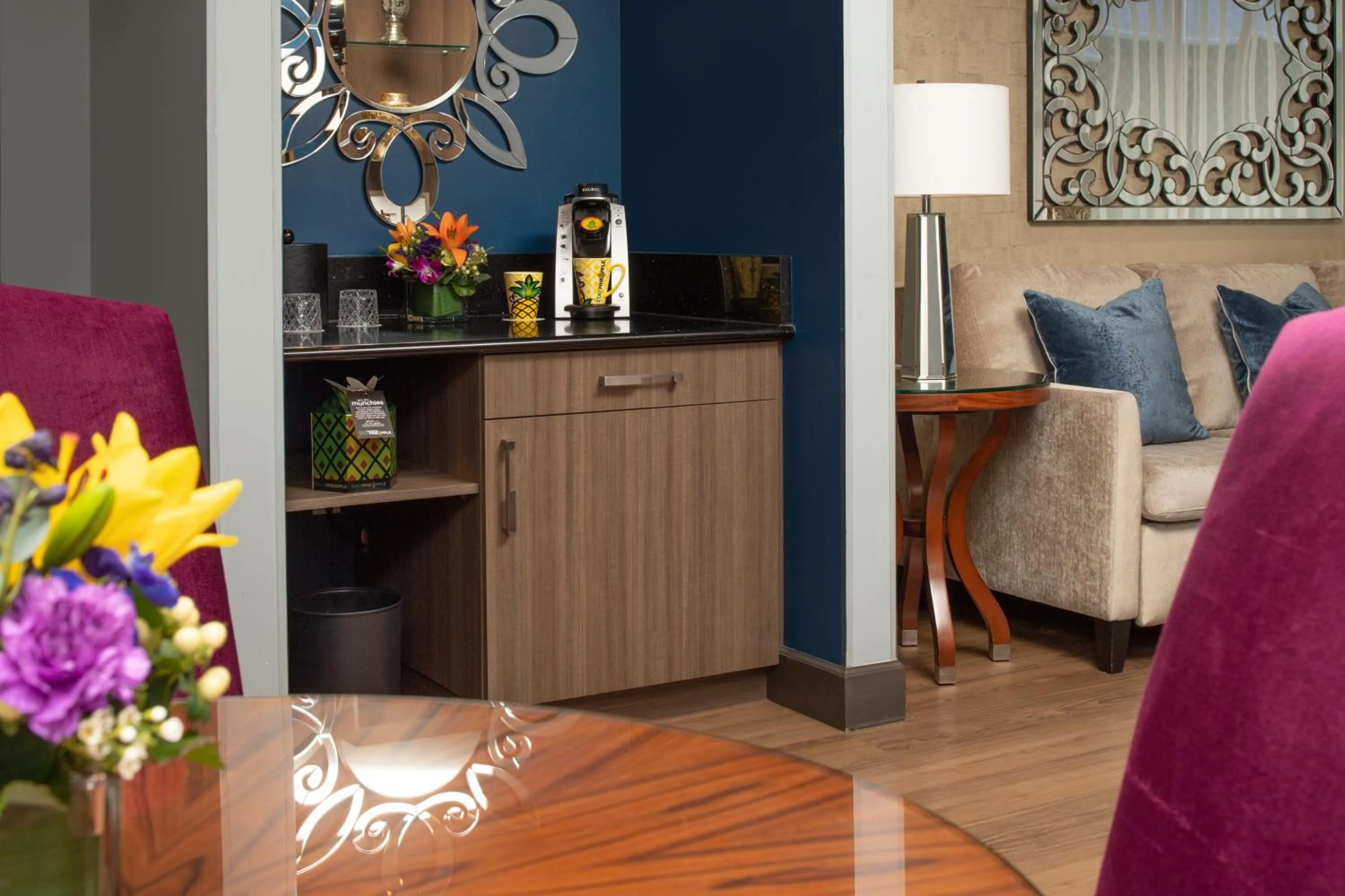 Food and drinks in Staypineapple, Hotel Rose, Downtown Portland