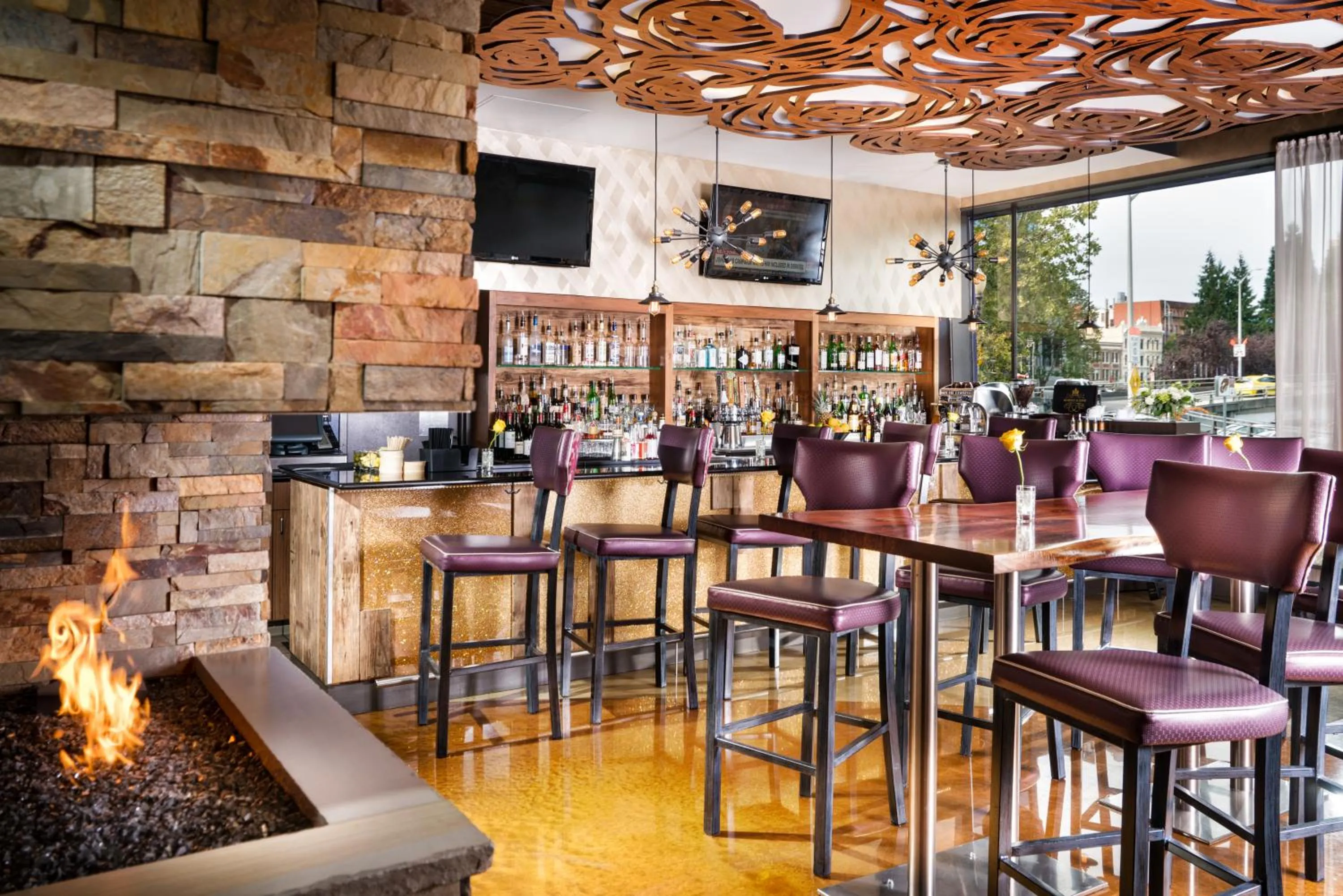 Restaurant/places to eat in Staypineapple, Hotel Rose, Downtown Portland