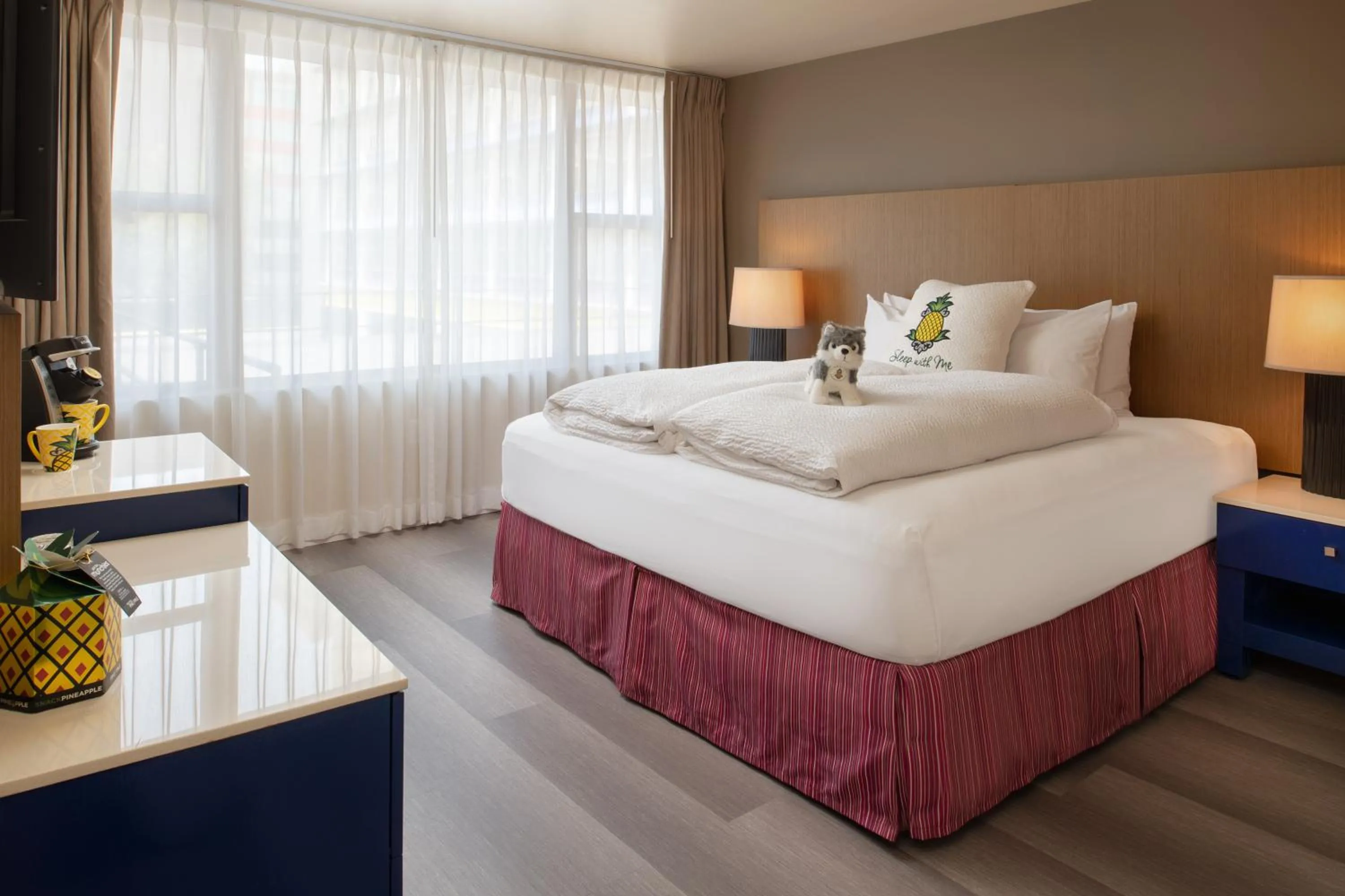 Bed in Staypineapple, Hotel Rose, Downtown Portland