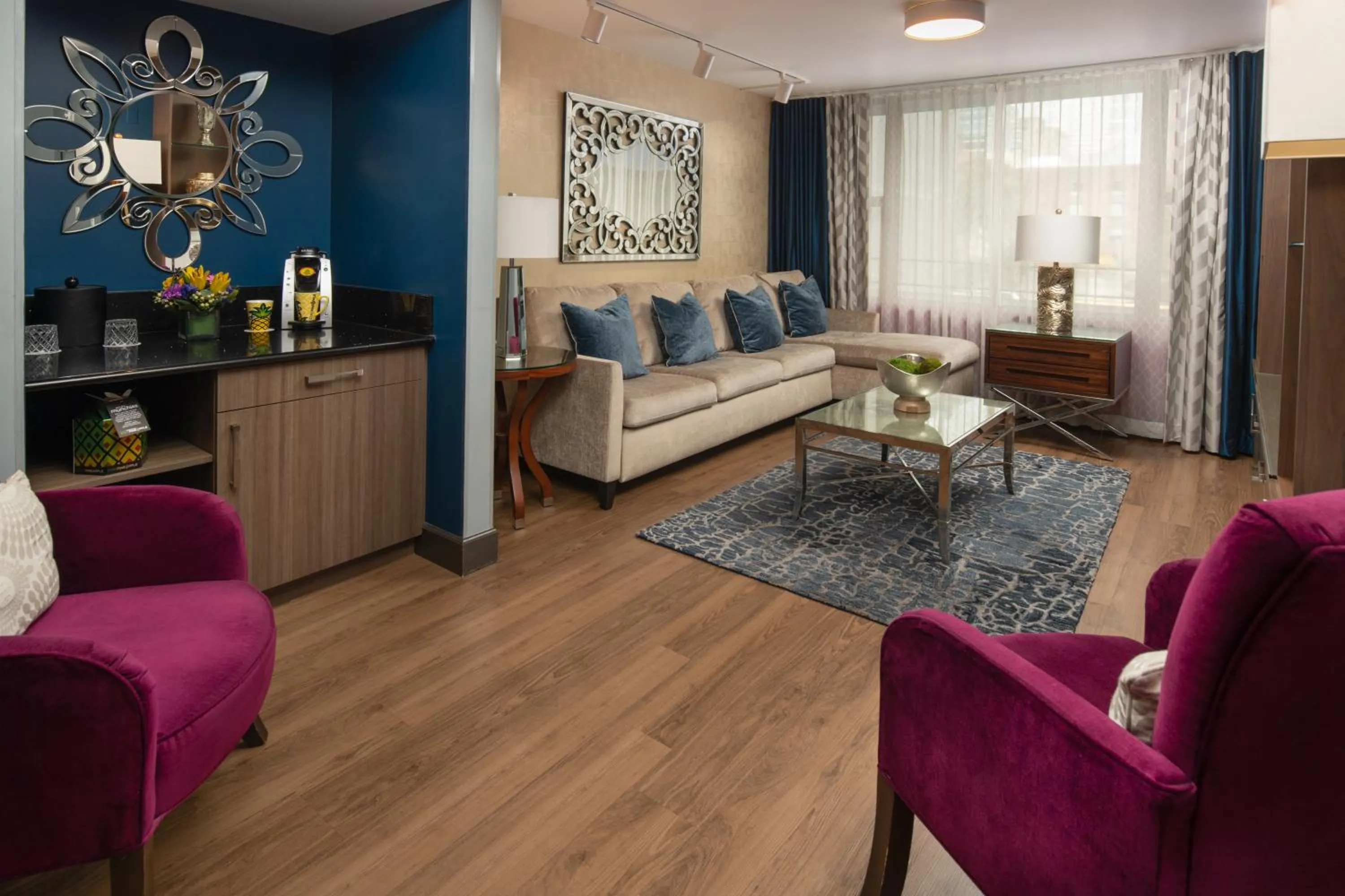 Living room in Staypineapple, Hotel Rose, Downtown Portland