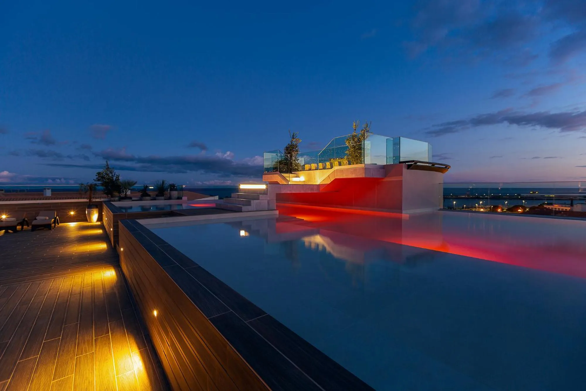 Swimming pool in Three House Hotel