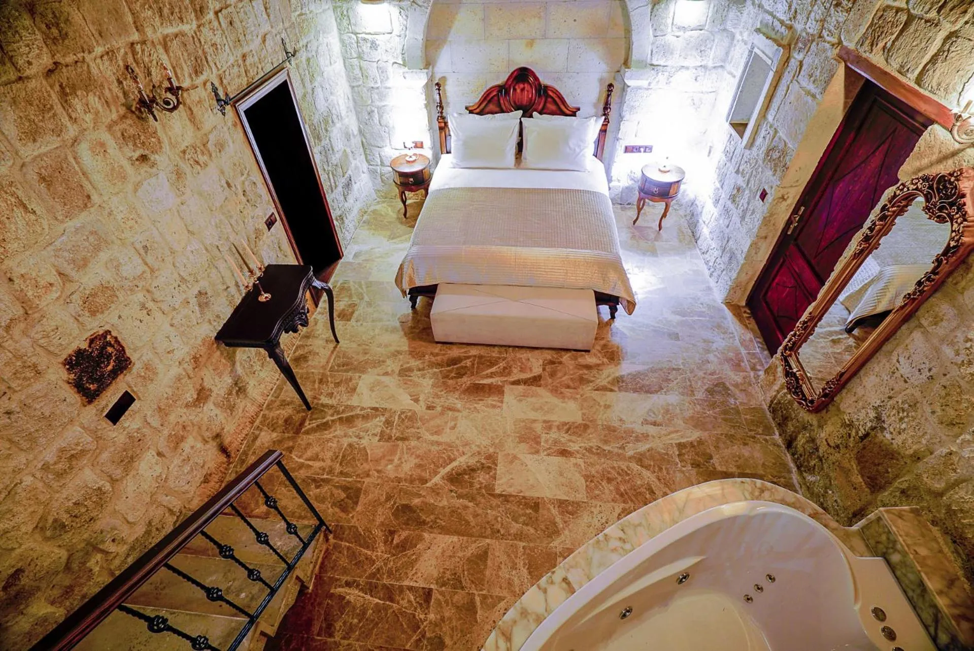 Photo of the whole room in Zeydem Suites