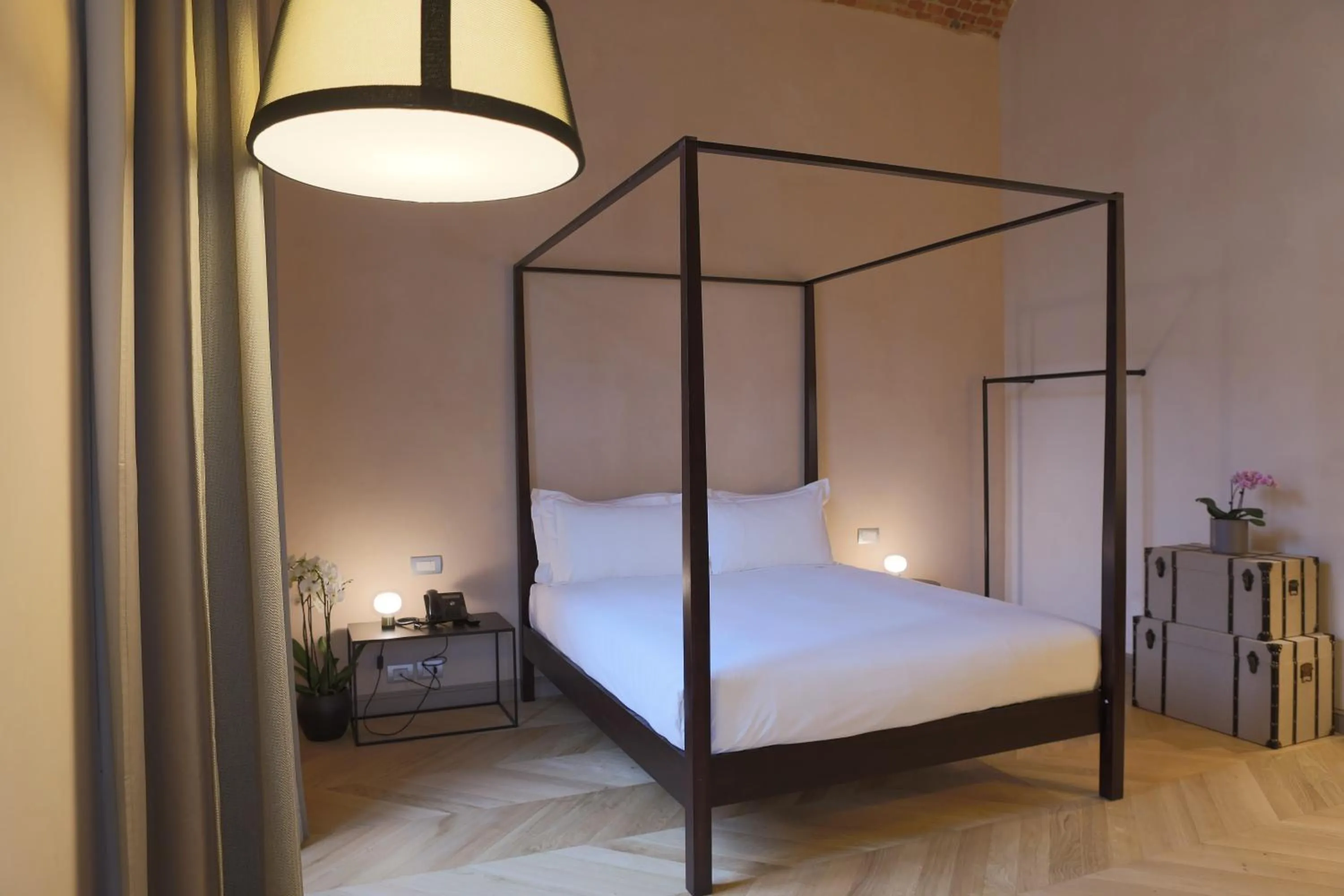 Bedroom, Bed in Opera35 Boutique Hotel