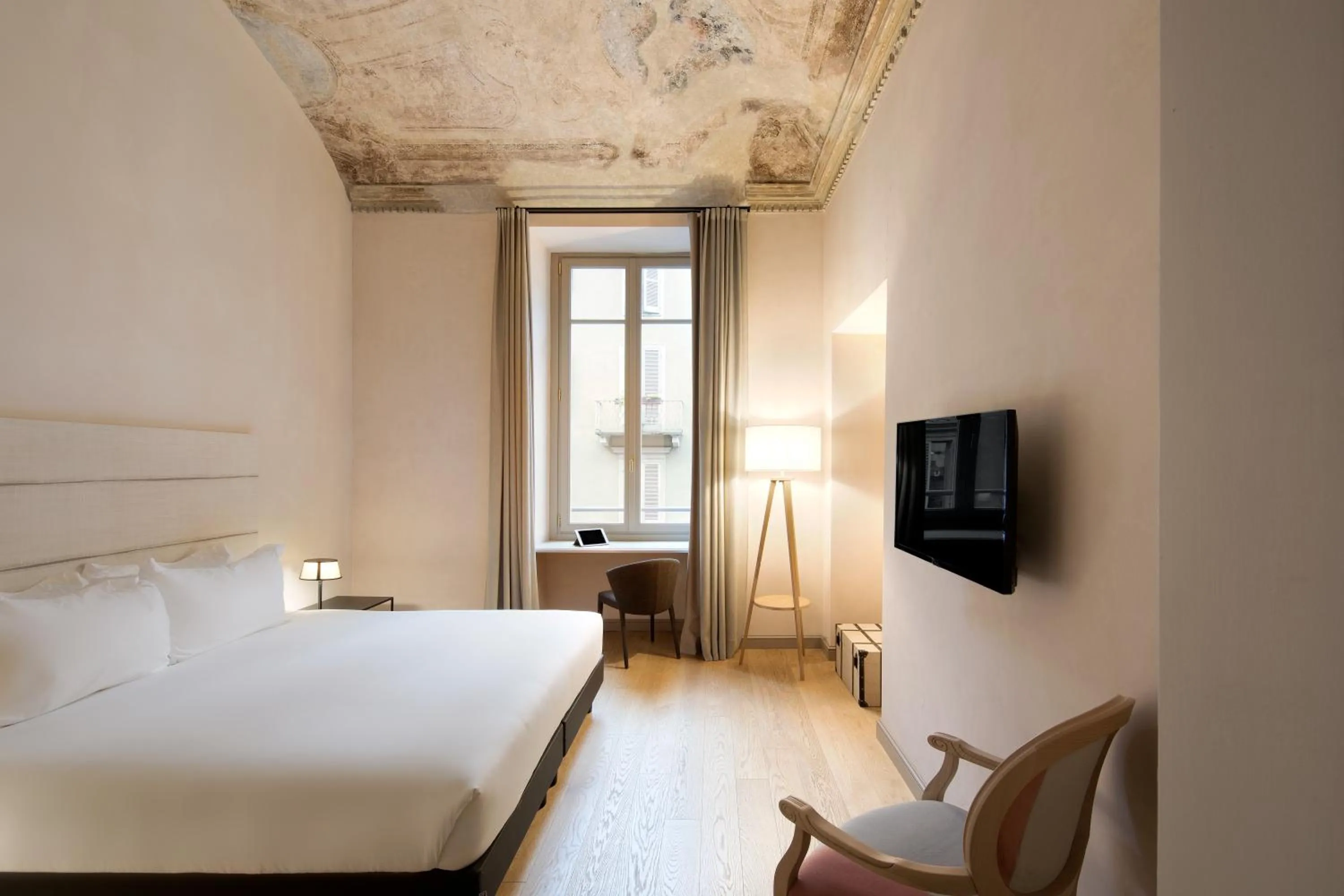 Bedroom, Bed in Opera35 Boutique Hotel