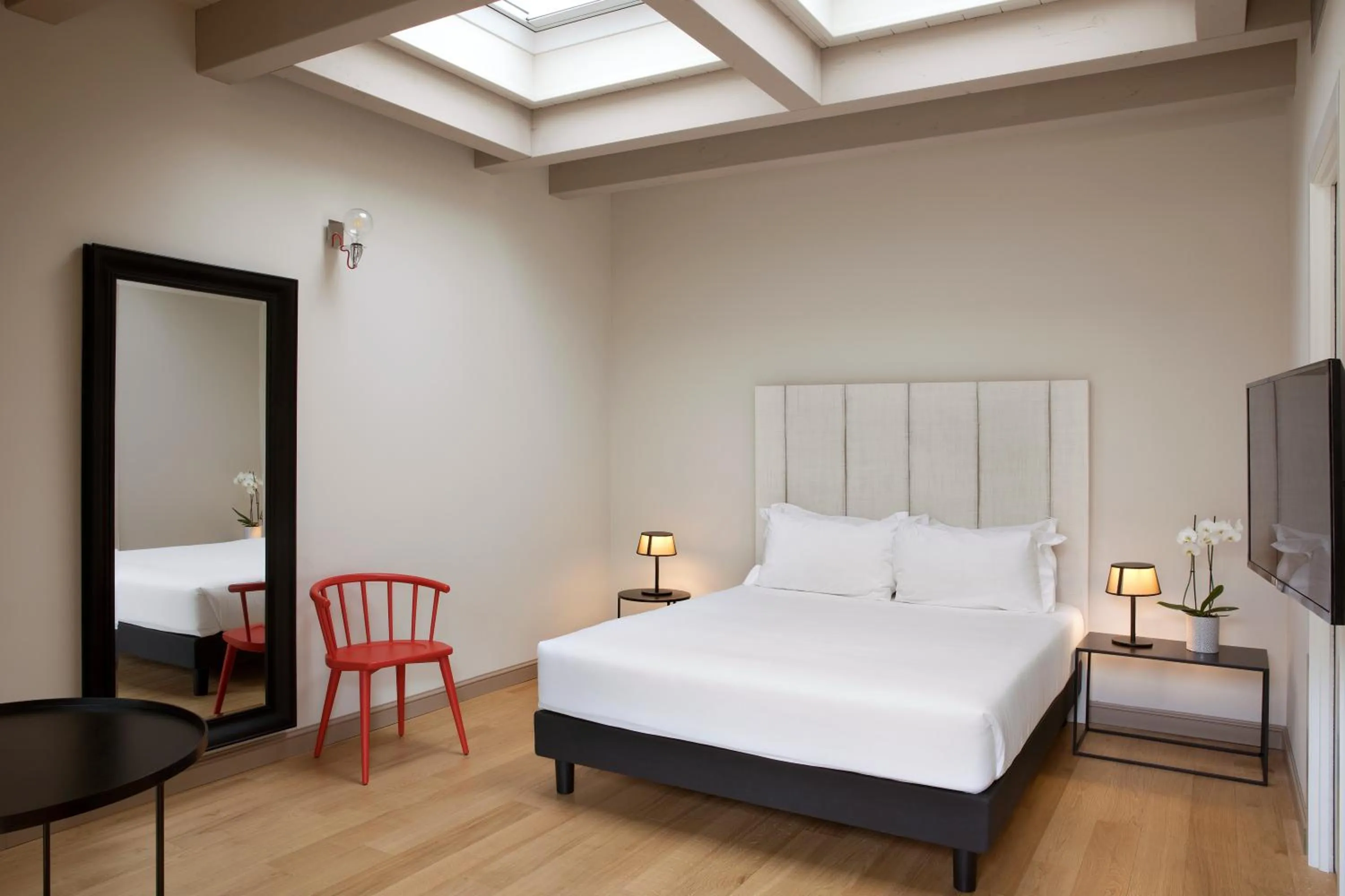 Bedroom, Bed in Opera35 Boutique Hotel