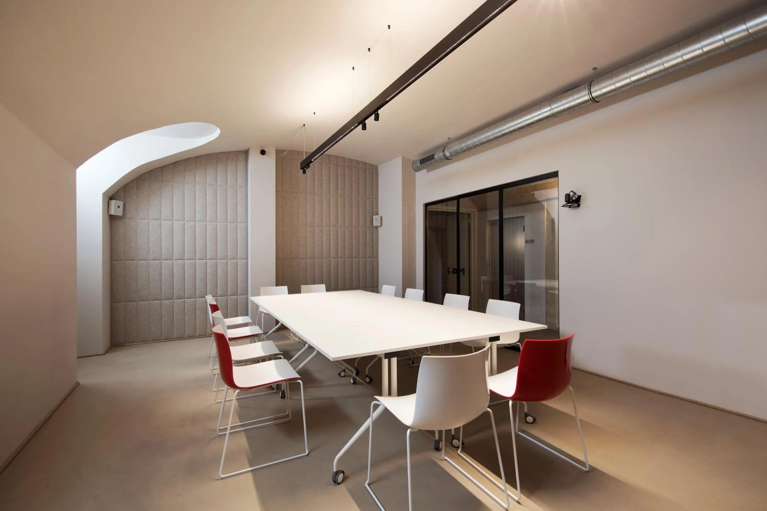 Meeting/conference room in Opera35 Boutique Hotel