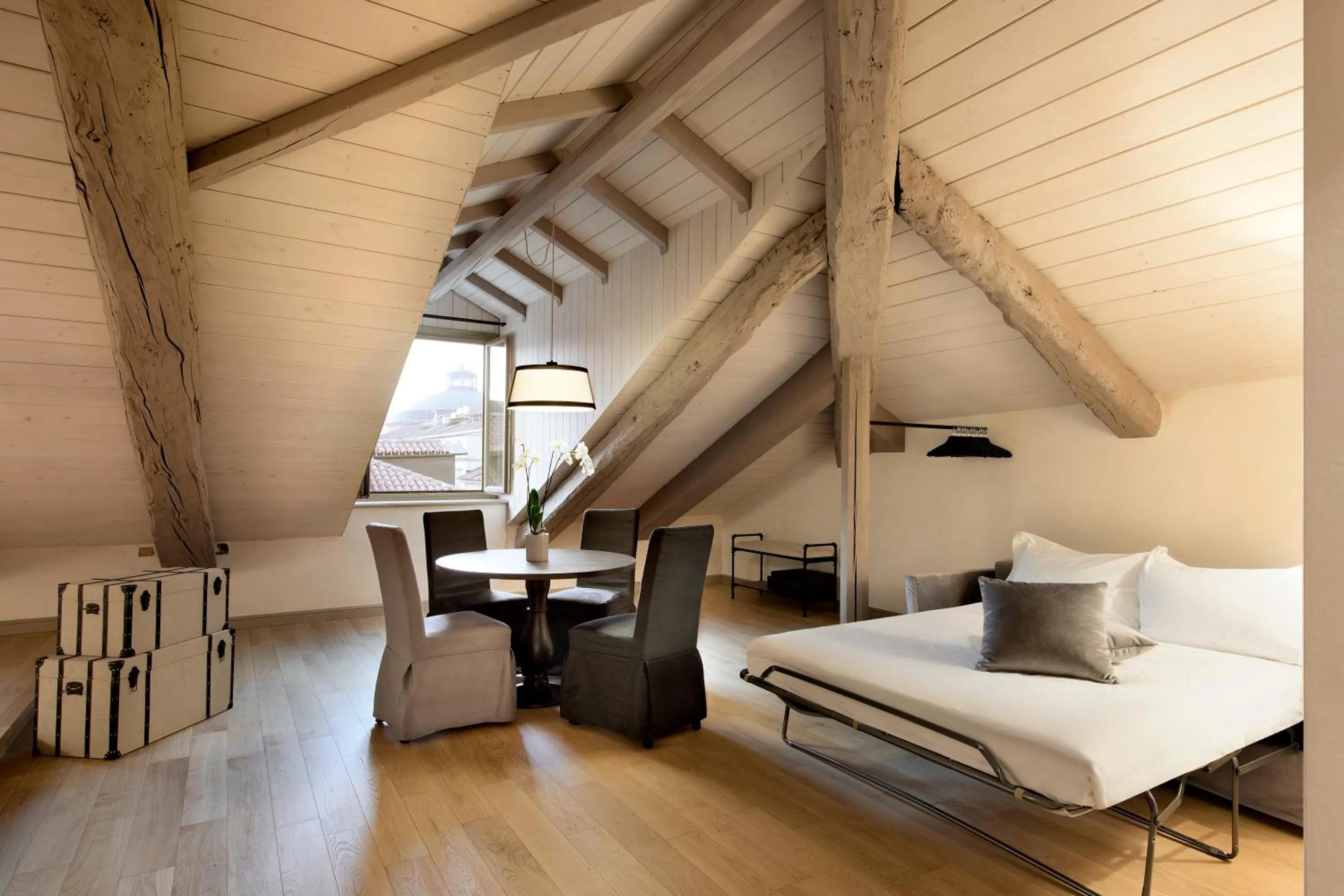 Living room, Bed in Opera35 Boutique Hotel