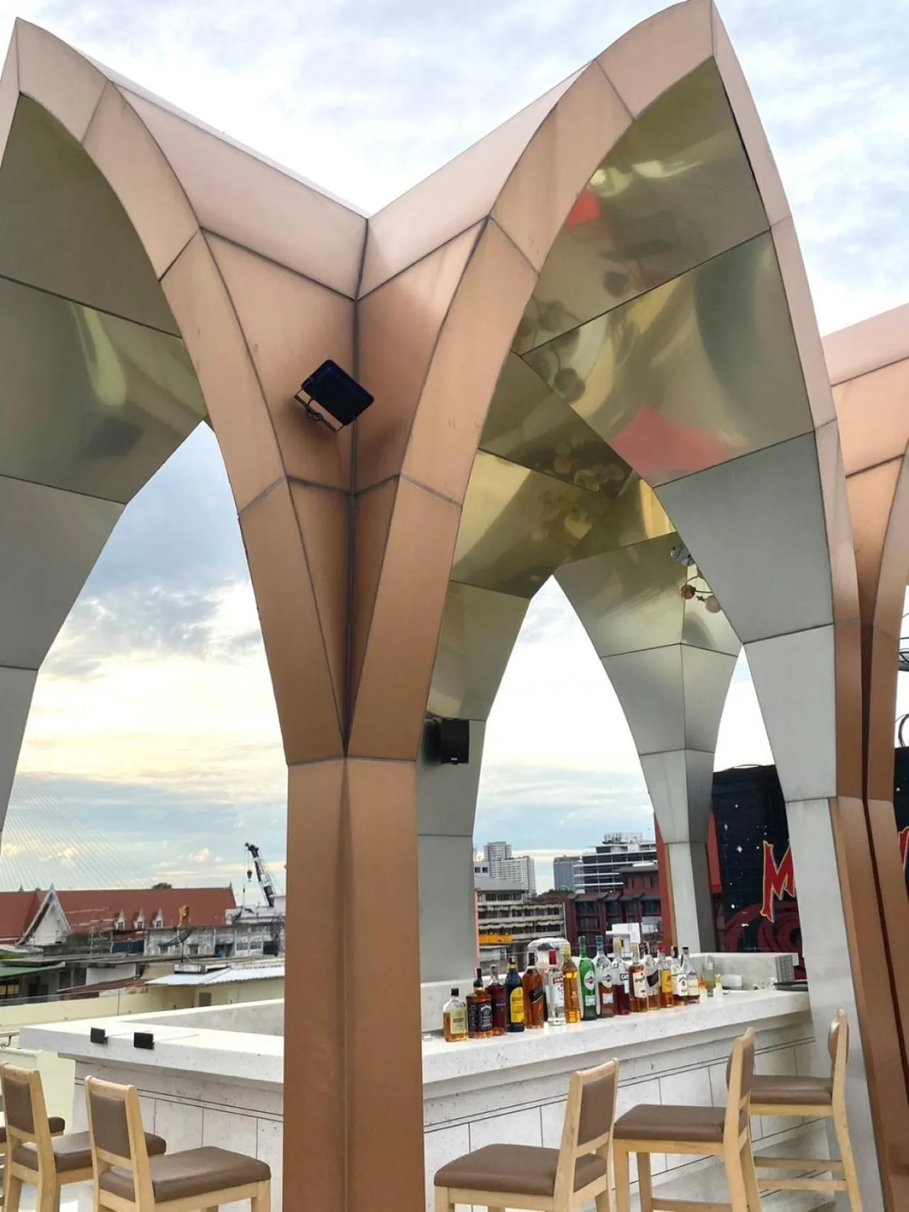 Lounge or bar in 4 Monkeys Hotel