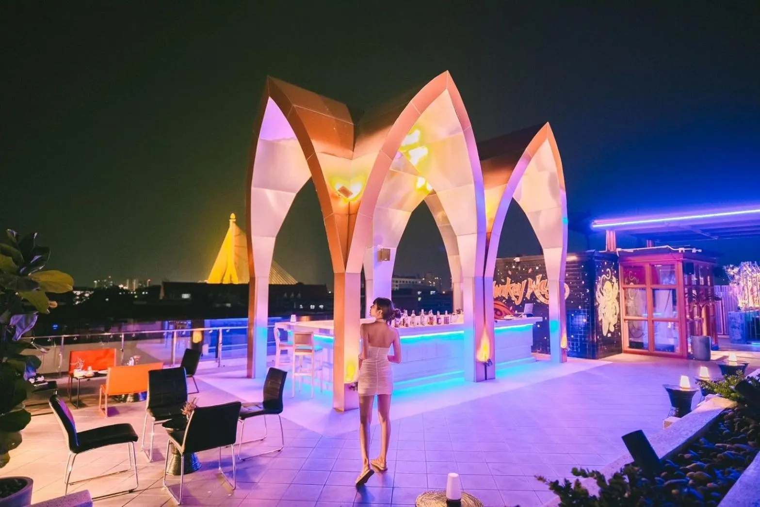 Lounge or bar in 4 Monkeys Hotel