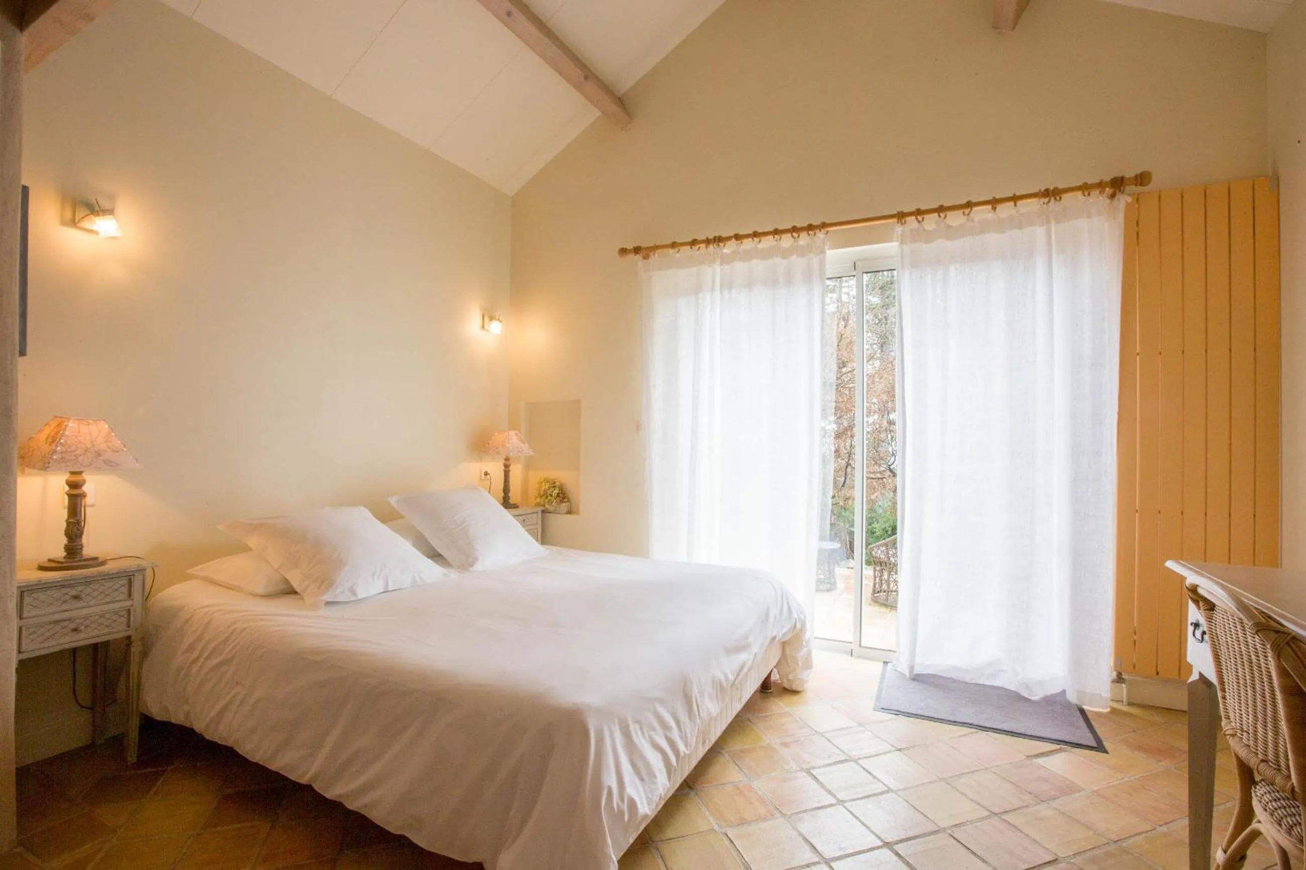 Photo of the whole room, Bed in La Terre d'Or