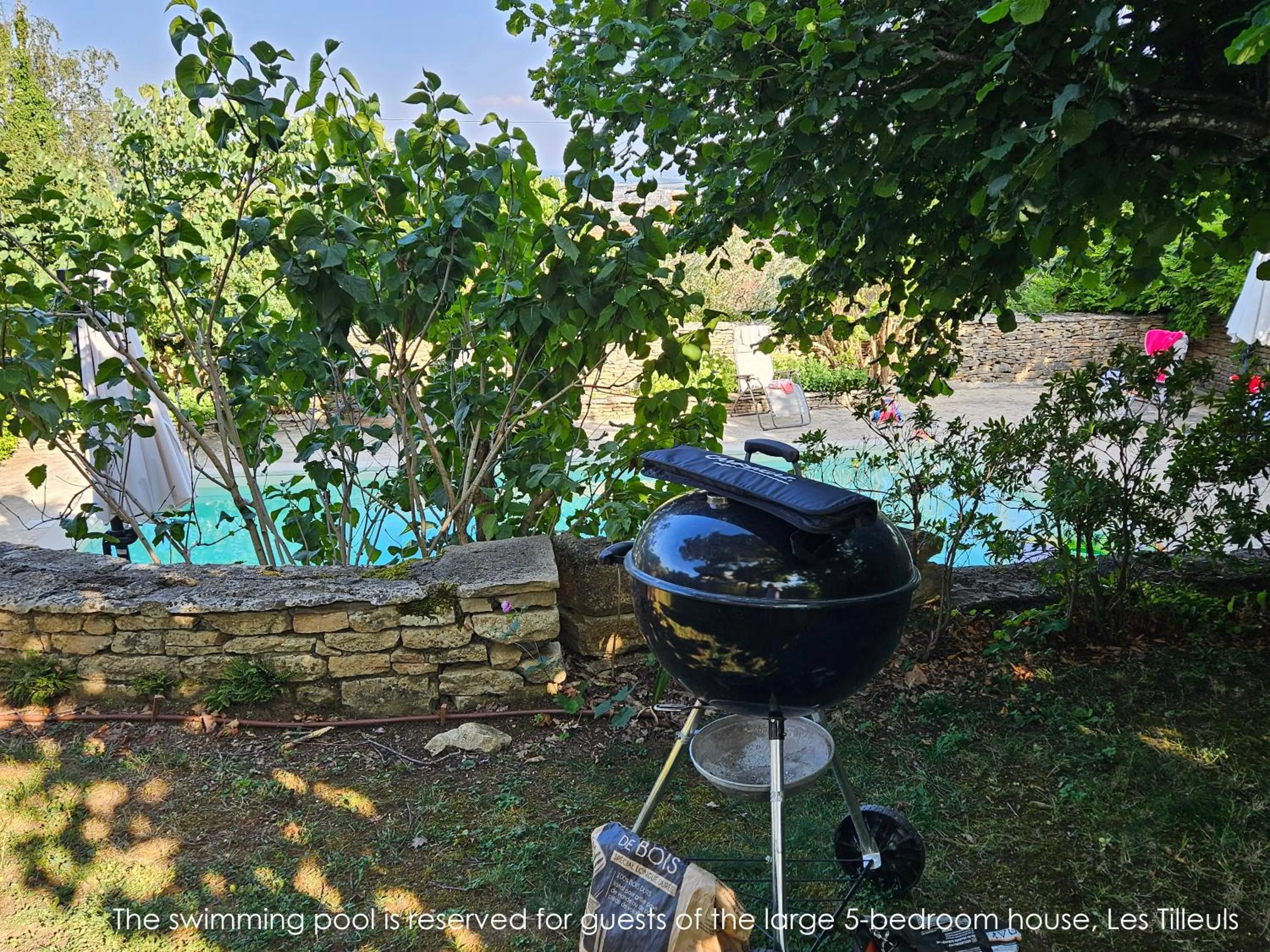 Swimming pool in La Terre d'Or