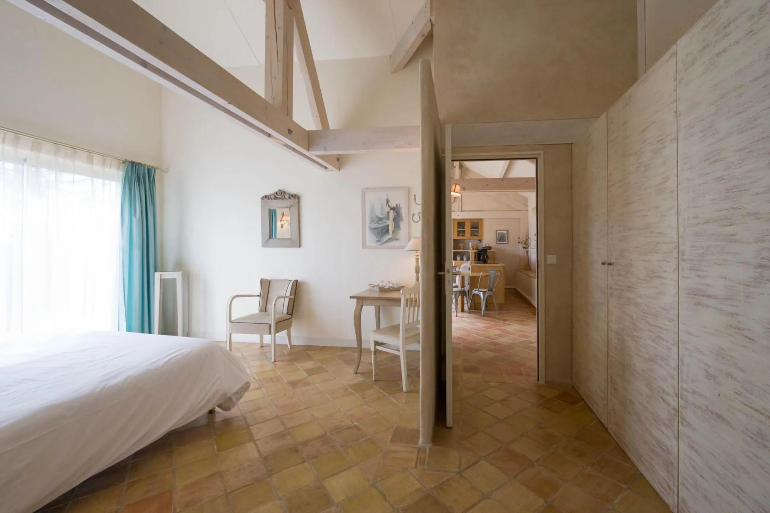 Photo of the whole room, Bed in La Terre d'Or