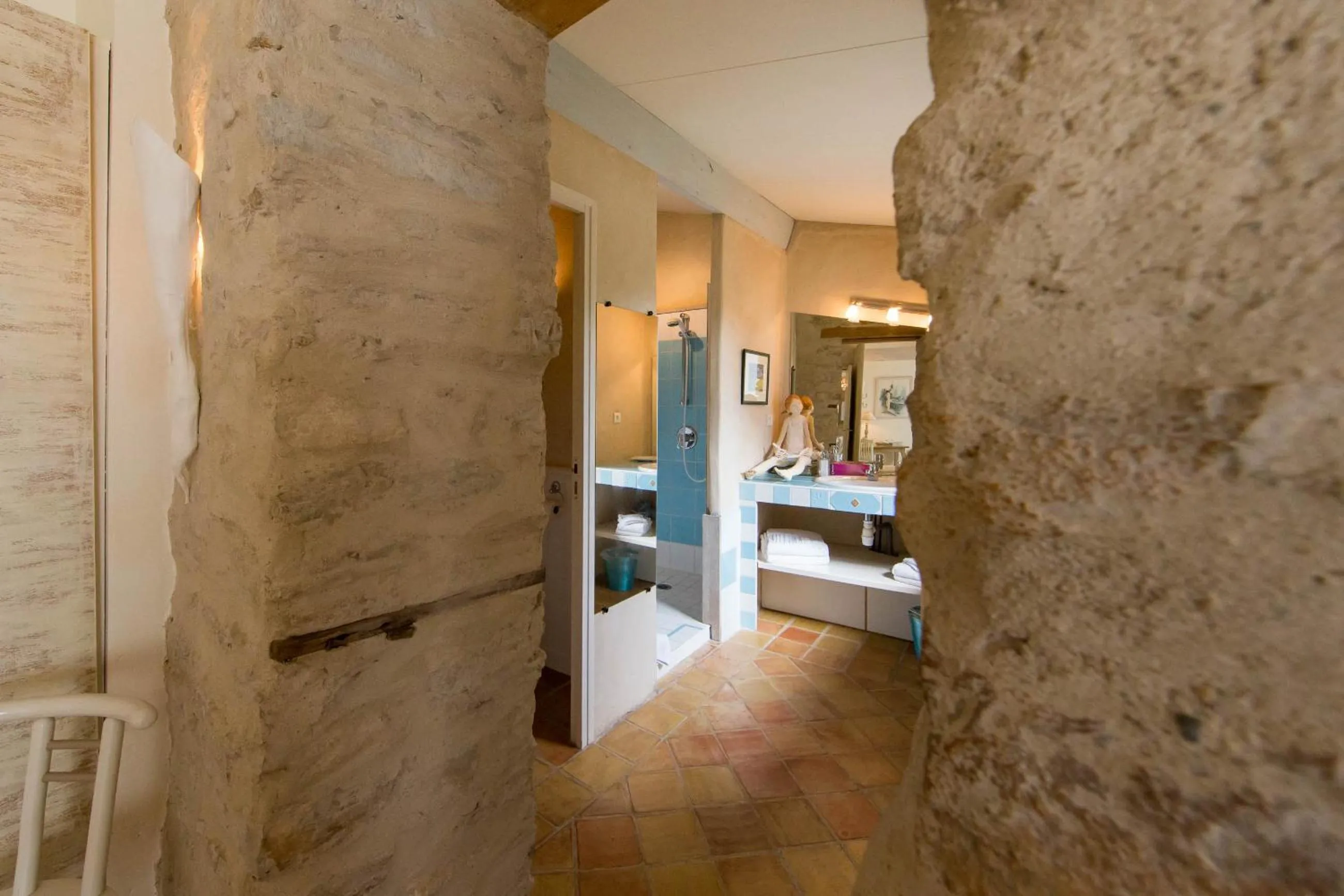 Bathroom, Bed in La Terre d'Or