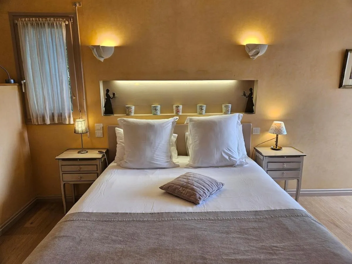 Bed in La Terre d'Or