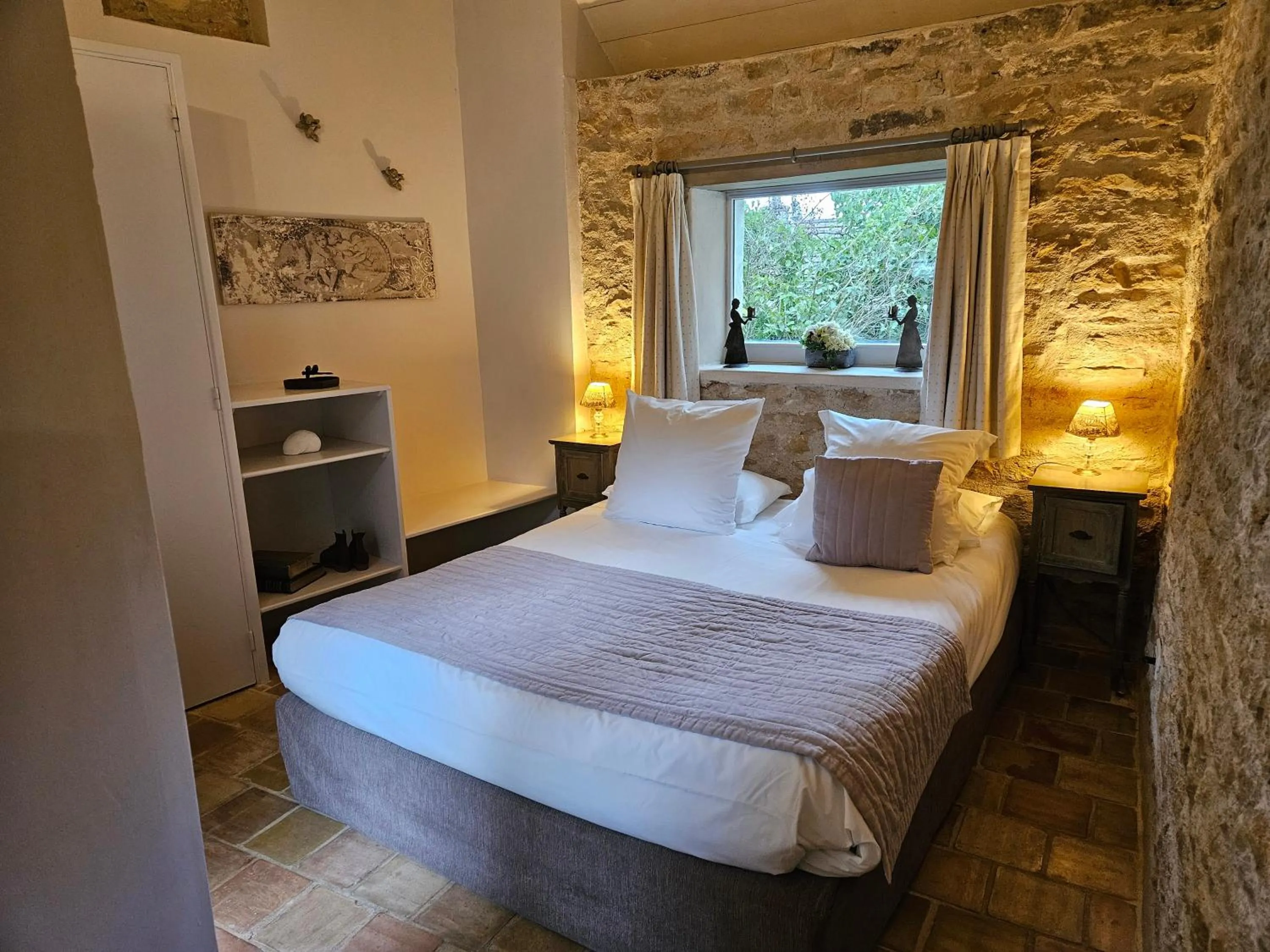 Bedroom, Bed in La Terre d'Or