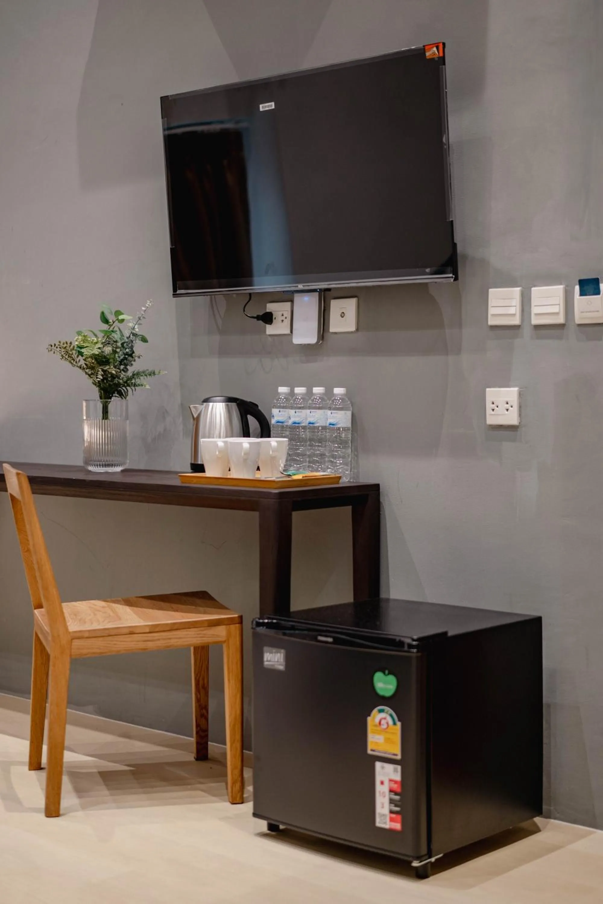 TV and multimedia in Woodstory Boutique Hotel