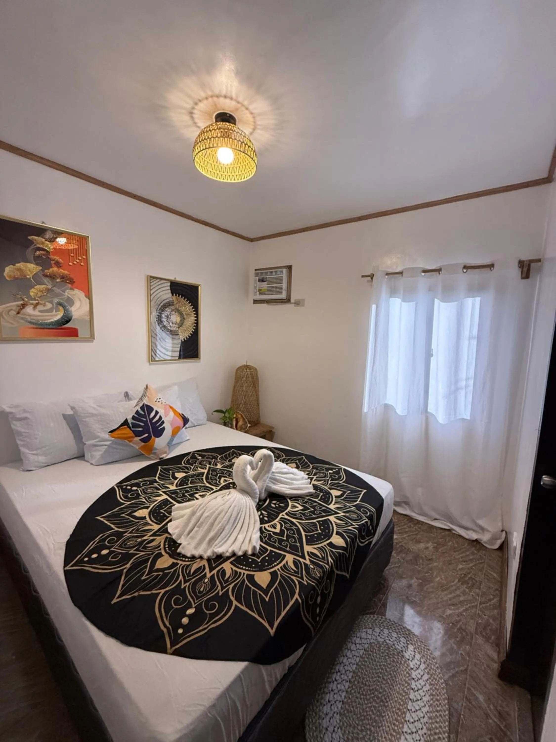 Bed in Zhaya's Beach & Cottages