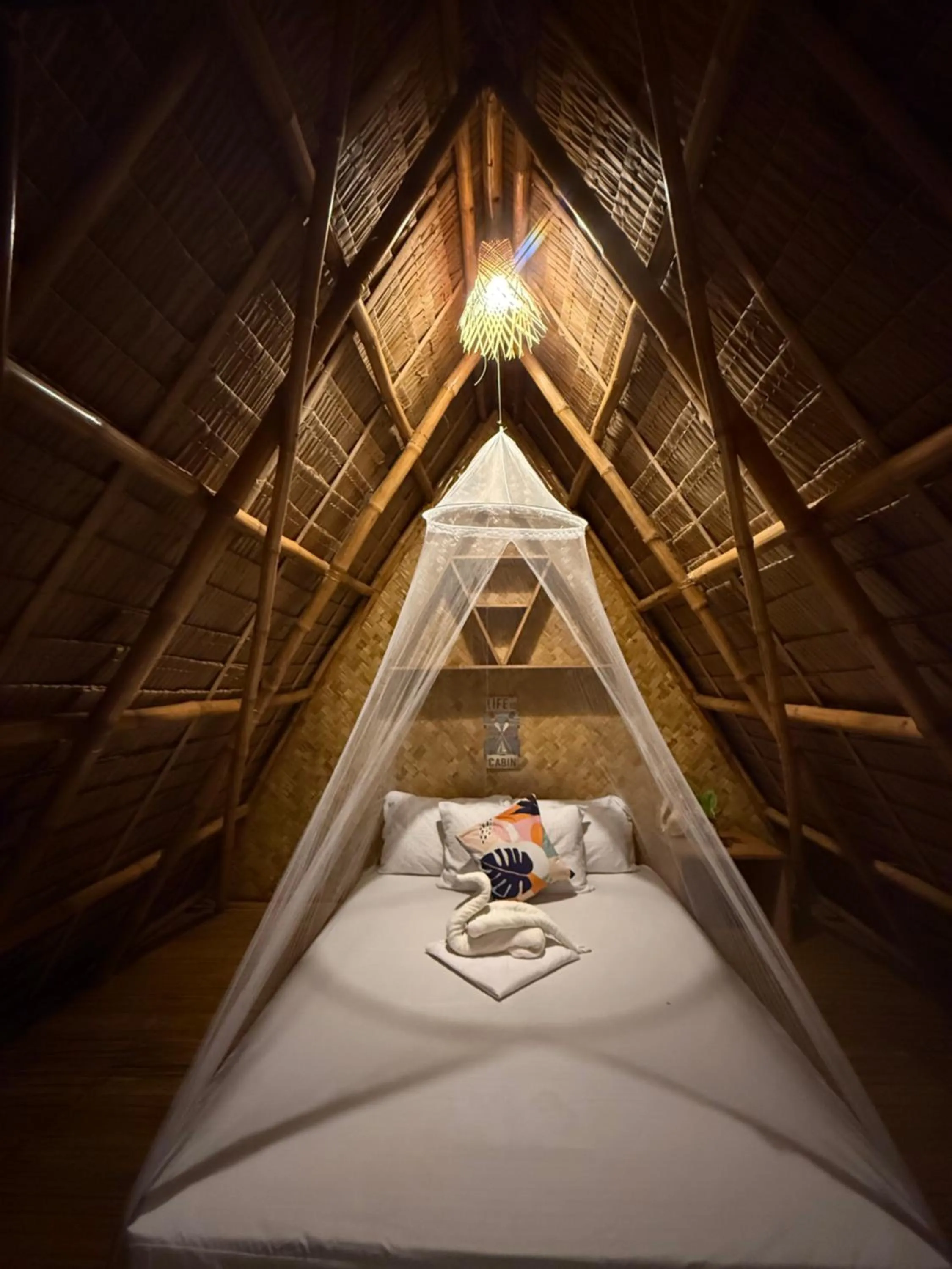 Bed in Zhaya's Beach & Cottages