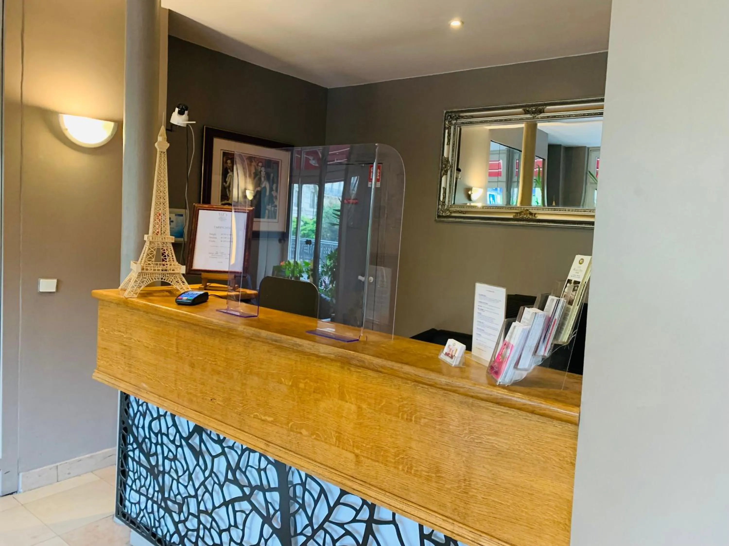 Lobby or reception in Hotel William's Opera