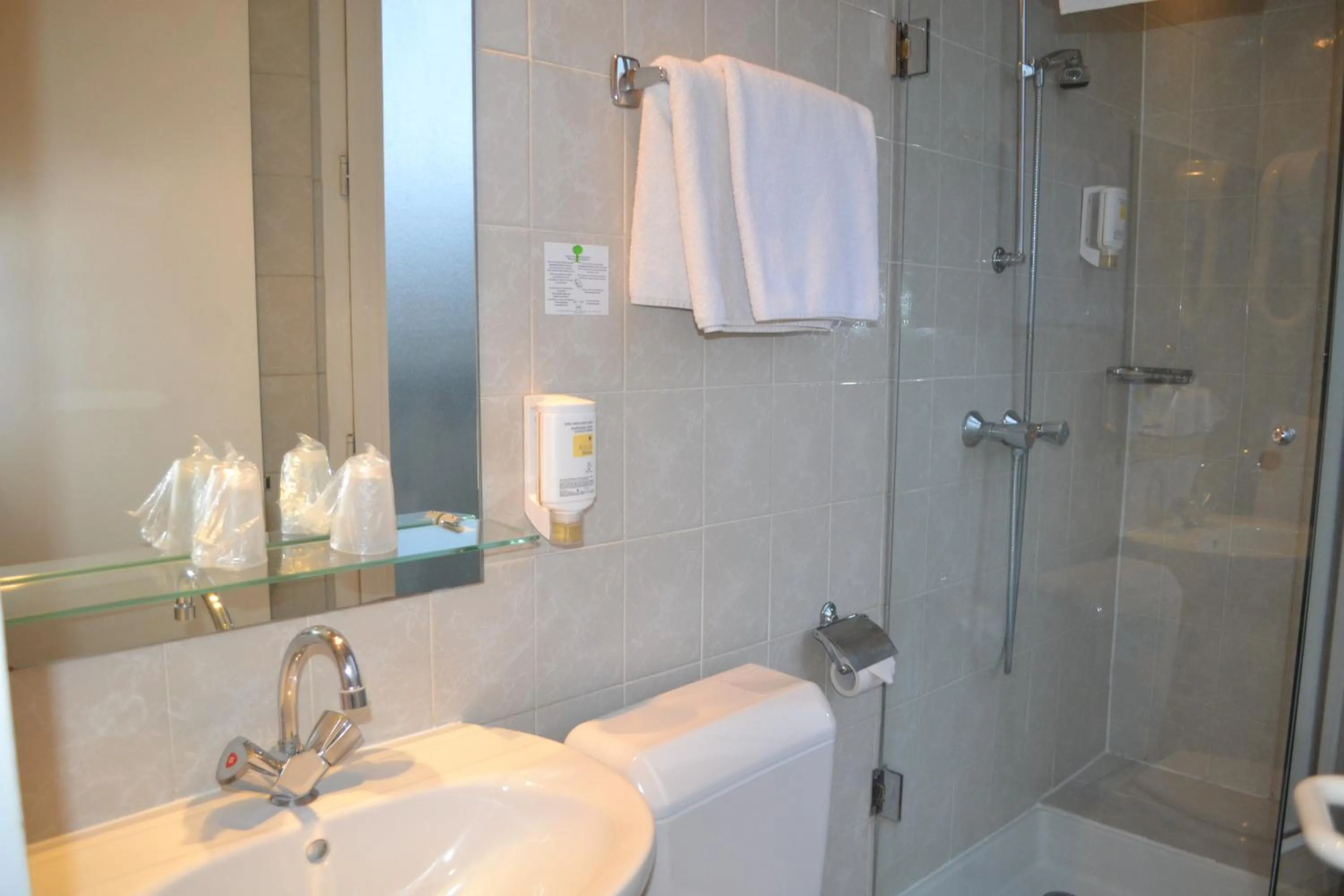 Bathroom in Hotel William's Opera