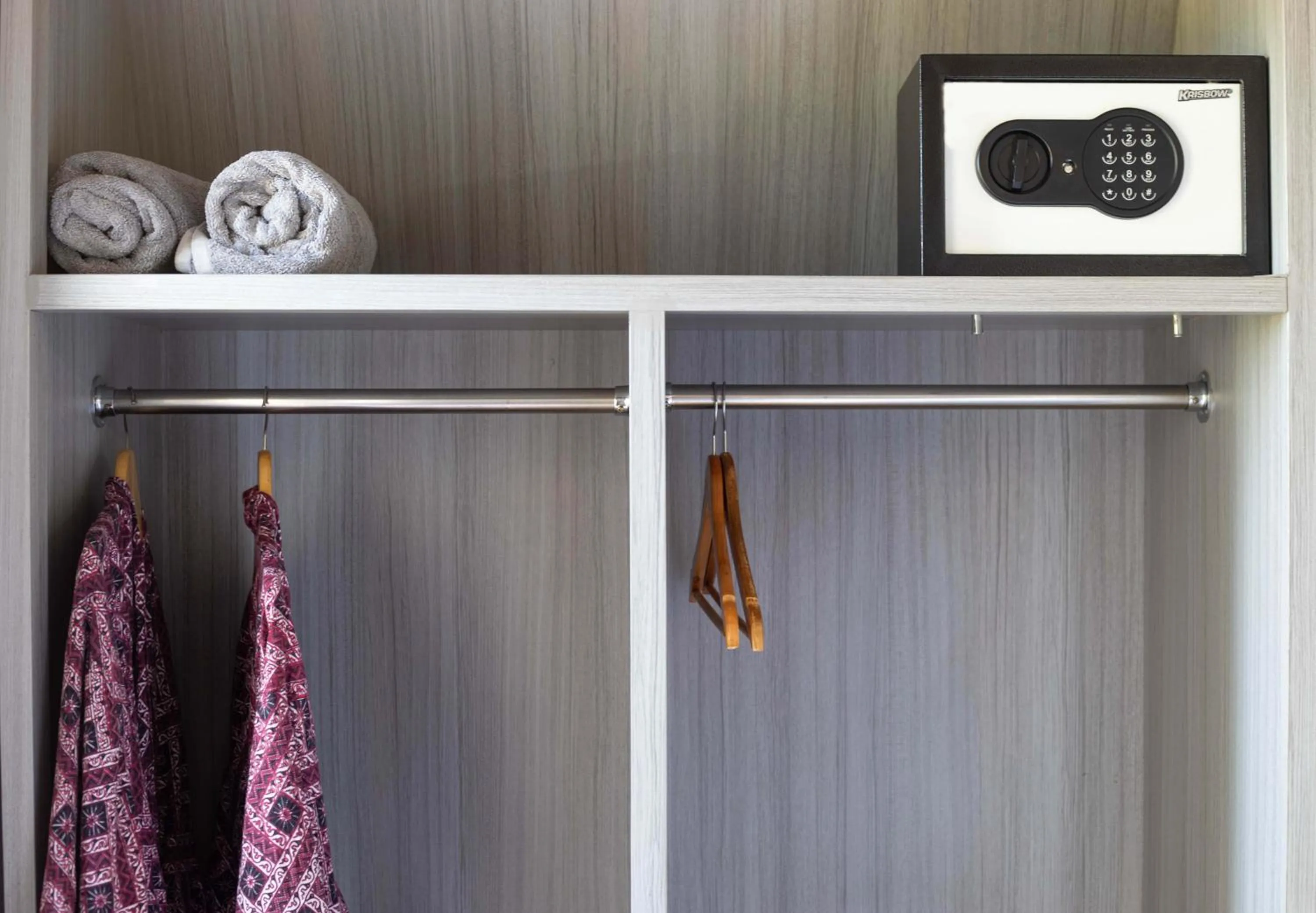 safe in Akusara Jungle Resort And Spa