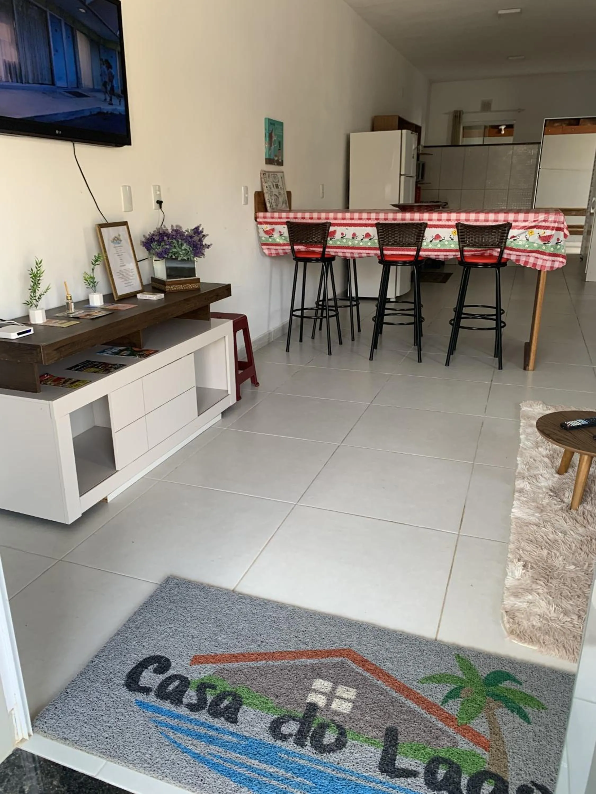 TV and multimedia in Casa do Lago - Condomínio de Casas para aluguel diário e de Temporada