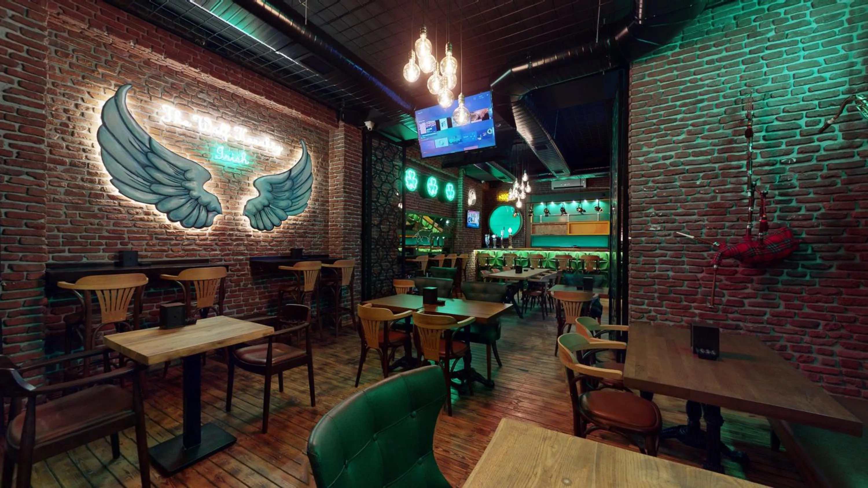 Restaurant/places to eat in The Wolf Hotel