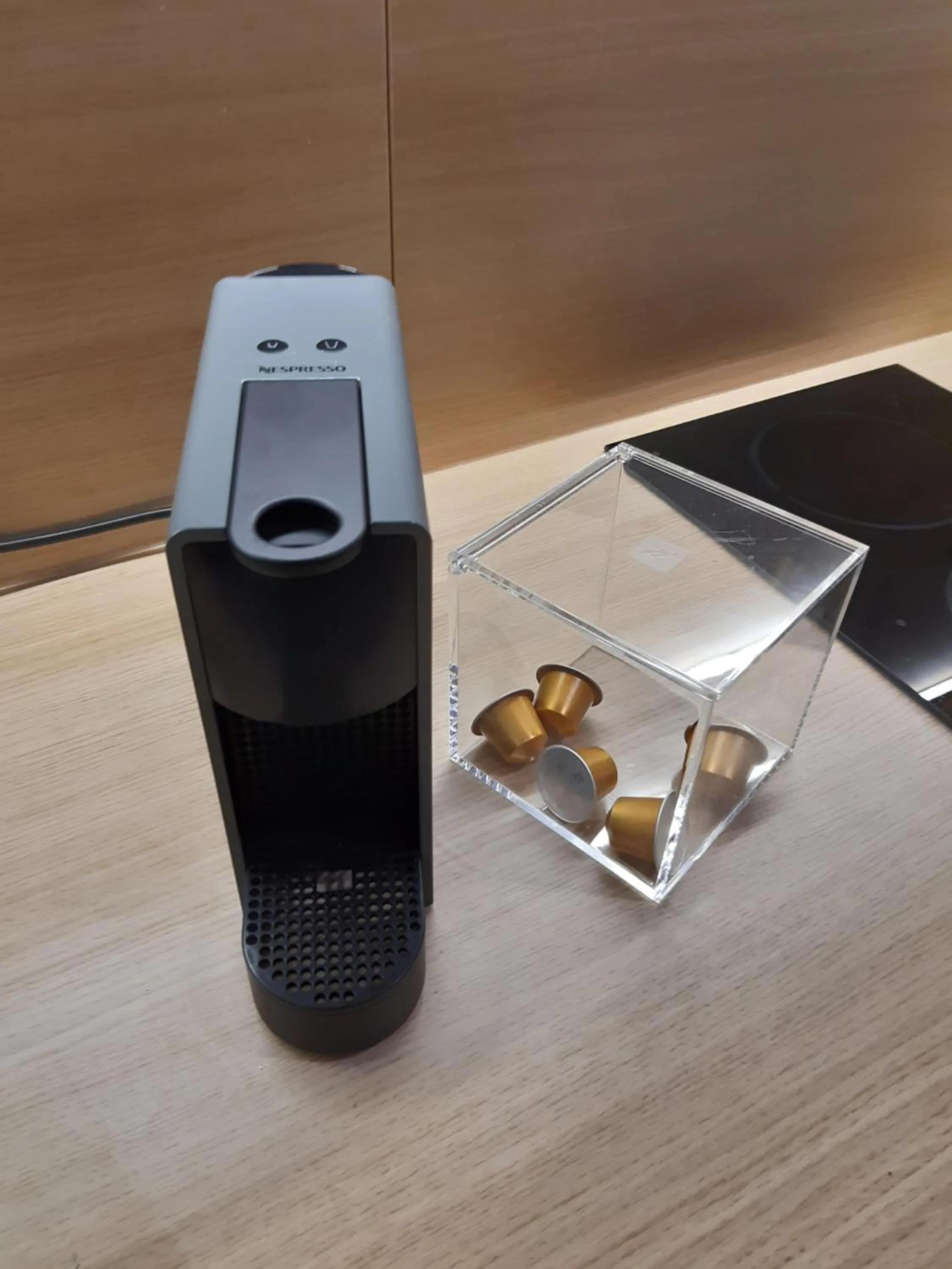 Coffee/tea facilities in Teanna Lux Apartments