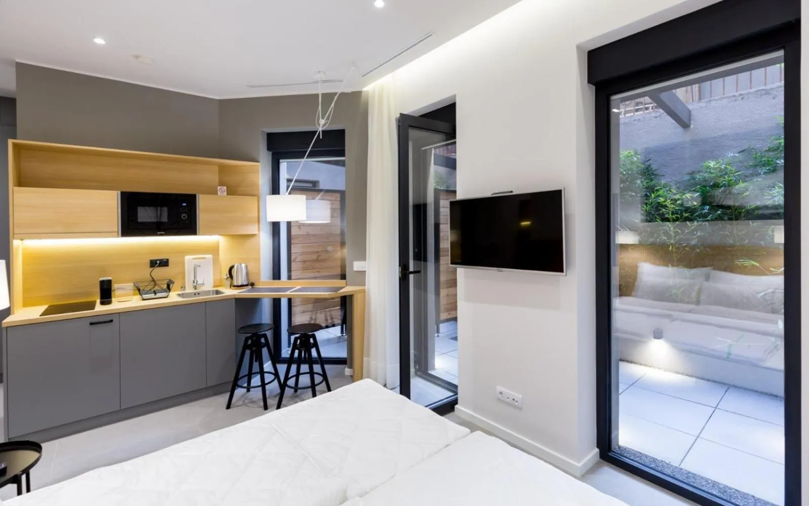 TV and multimedia, Bed in Teanna Lux Apartments