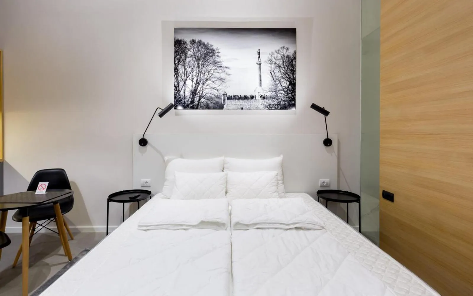 Bed in Teanna Lux Apartments