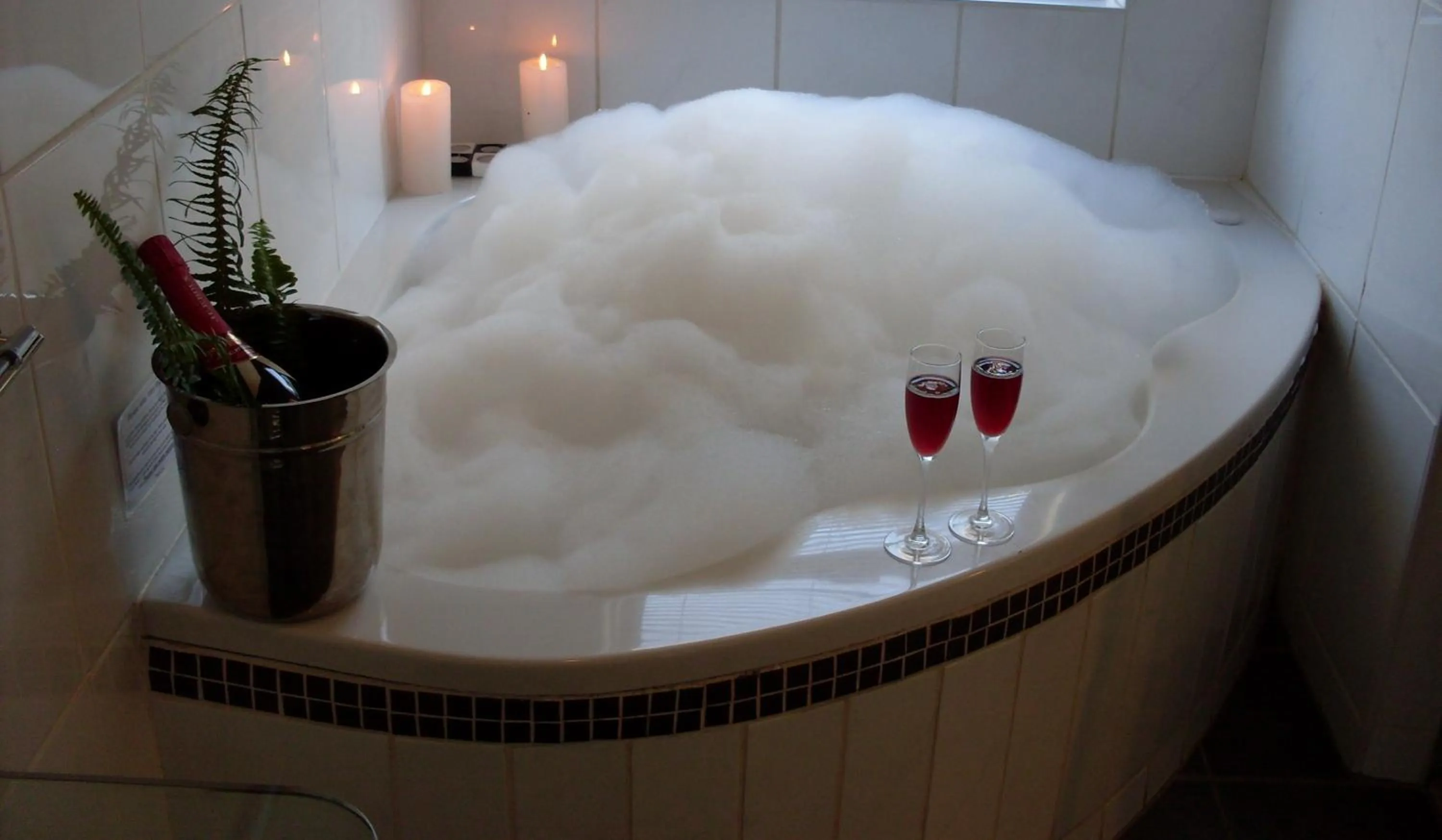 Shower in Club Cocomo