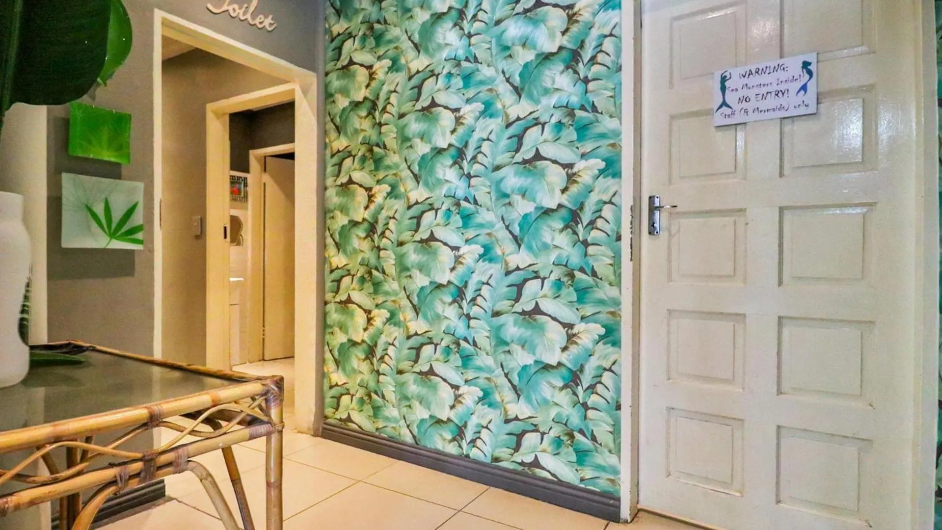 Toilet in Club Cocomo