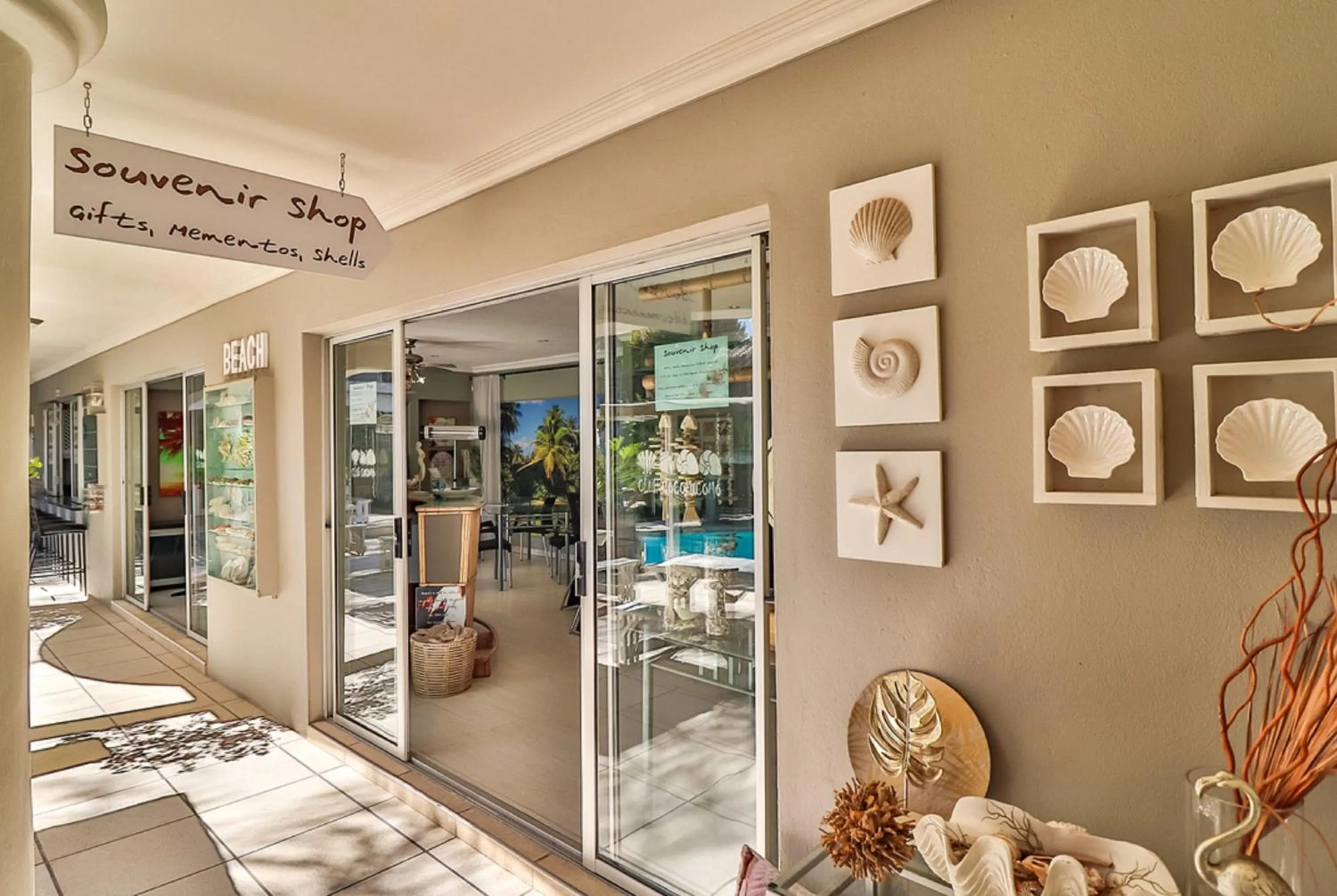 Decorative detail in Club Cocomo