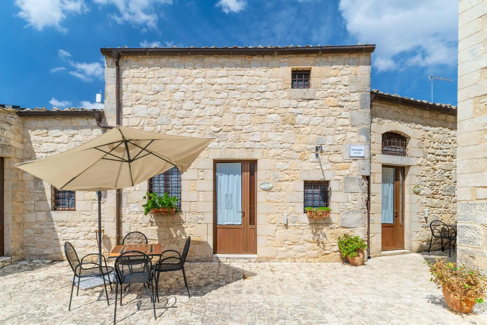 Property building in Borgo Monachella