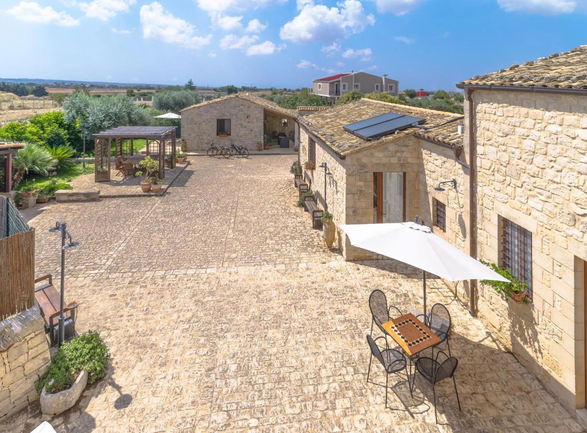 Property building in Borgo Monachella