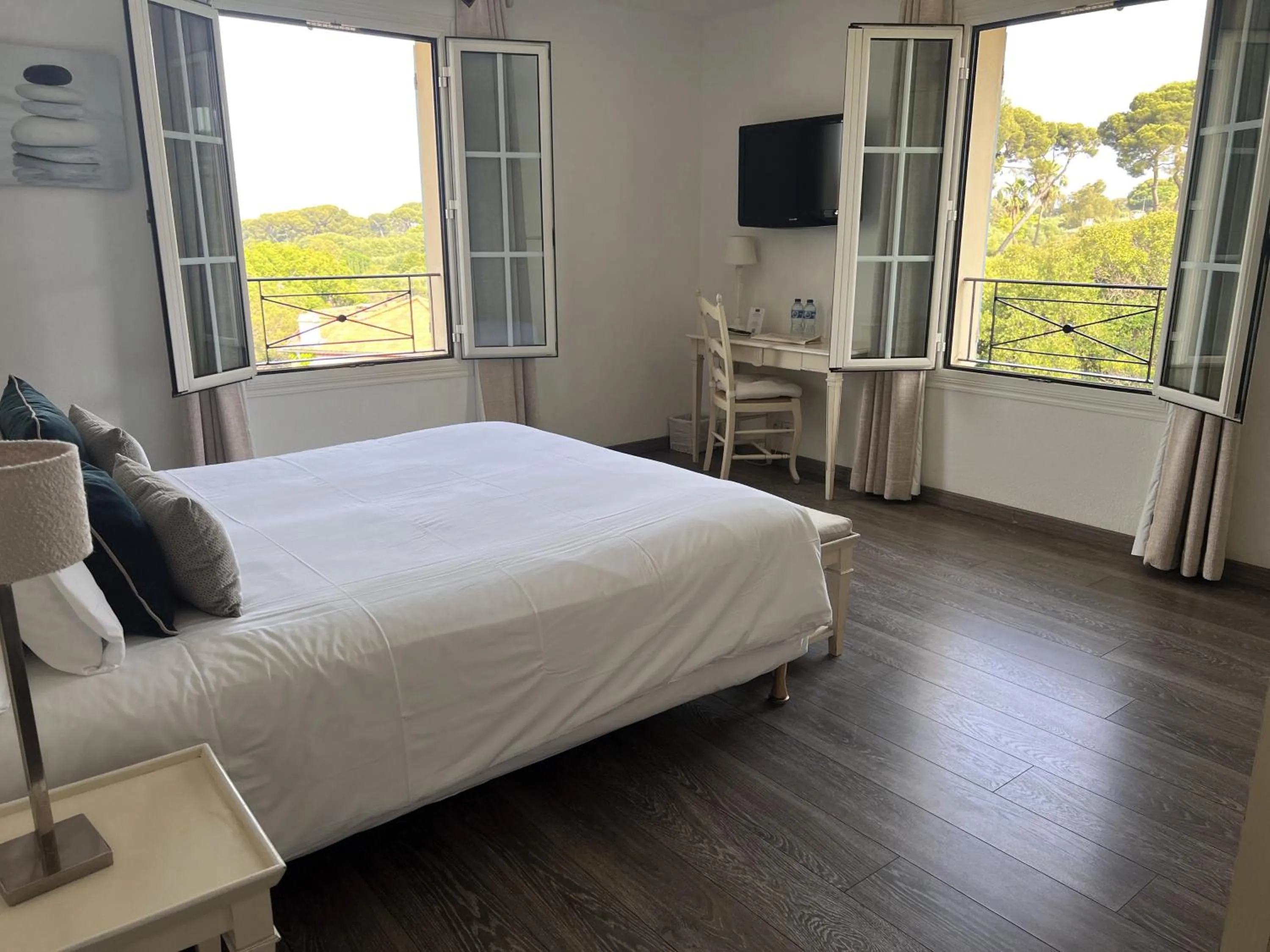 Bed in Hôtel Beau Site - Cap d'Antibes