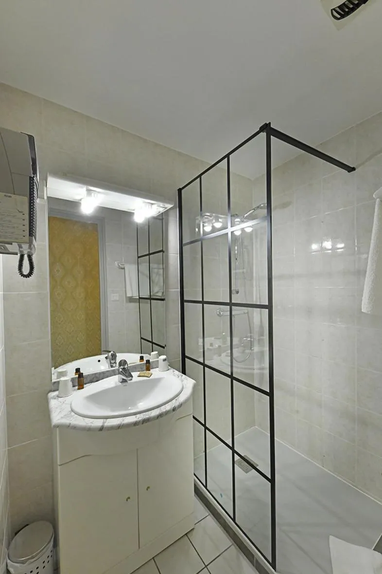 Bathroom in Les Portes du Cantal