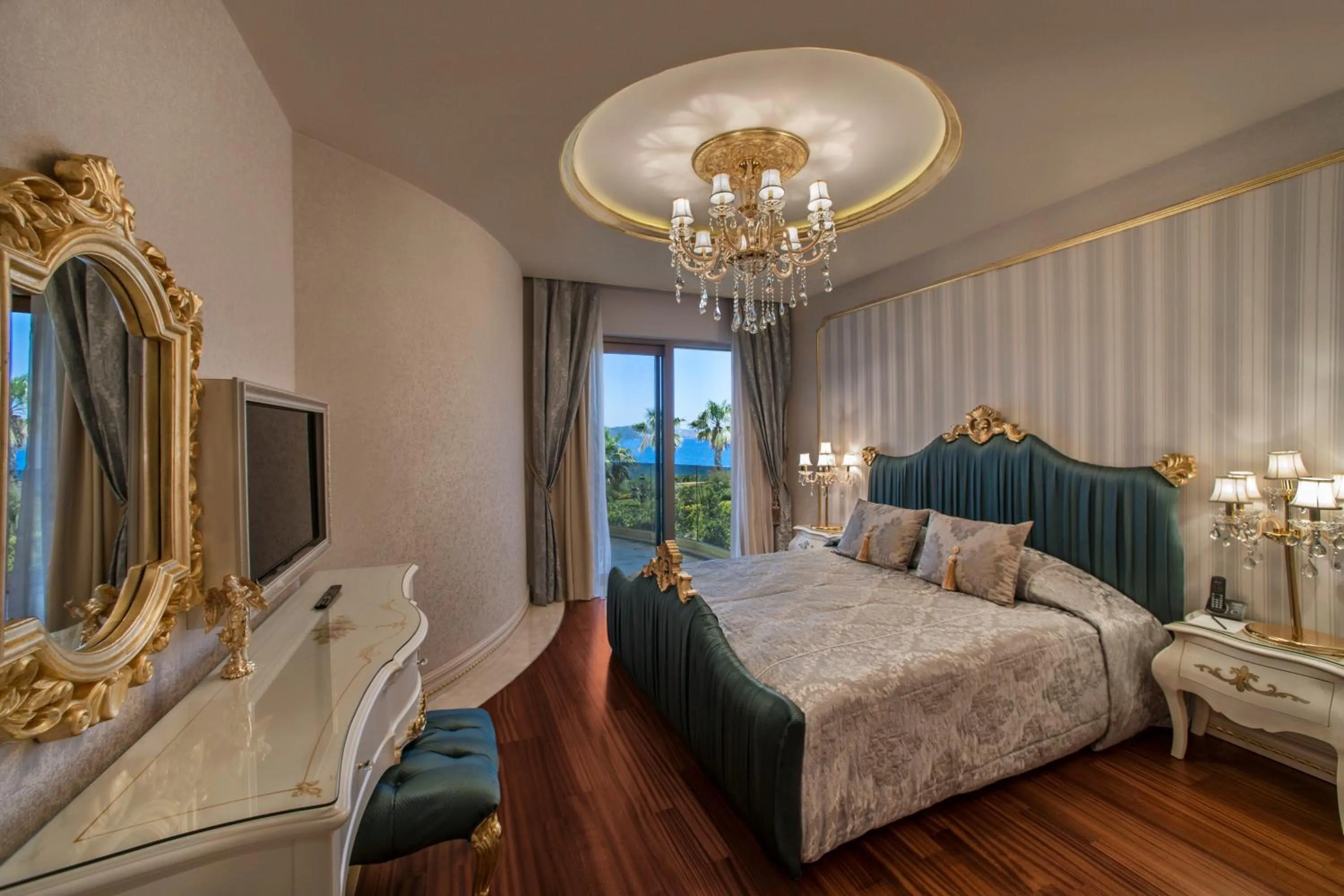 Bedroom, Bed in The Plaza Bodrum