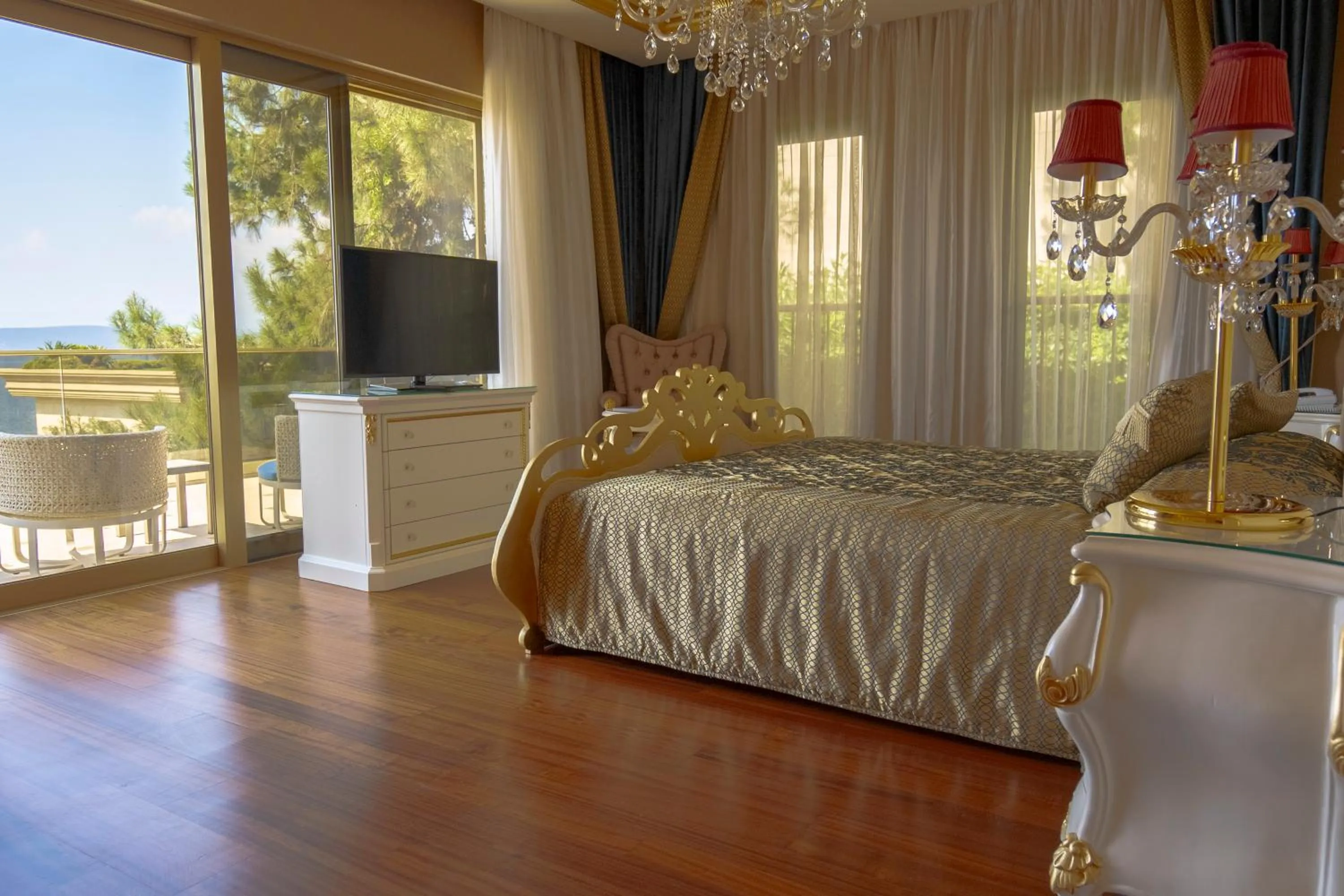 Bedroom, Bed in The Plaza Bodrum