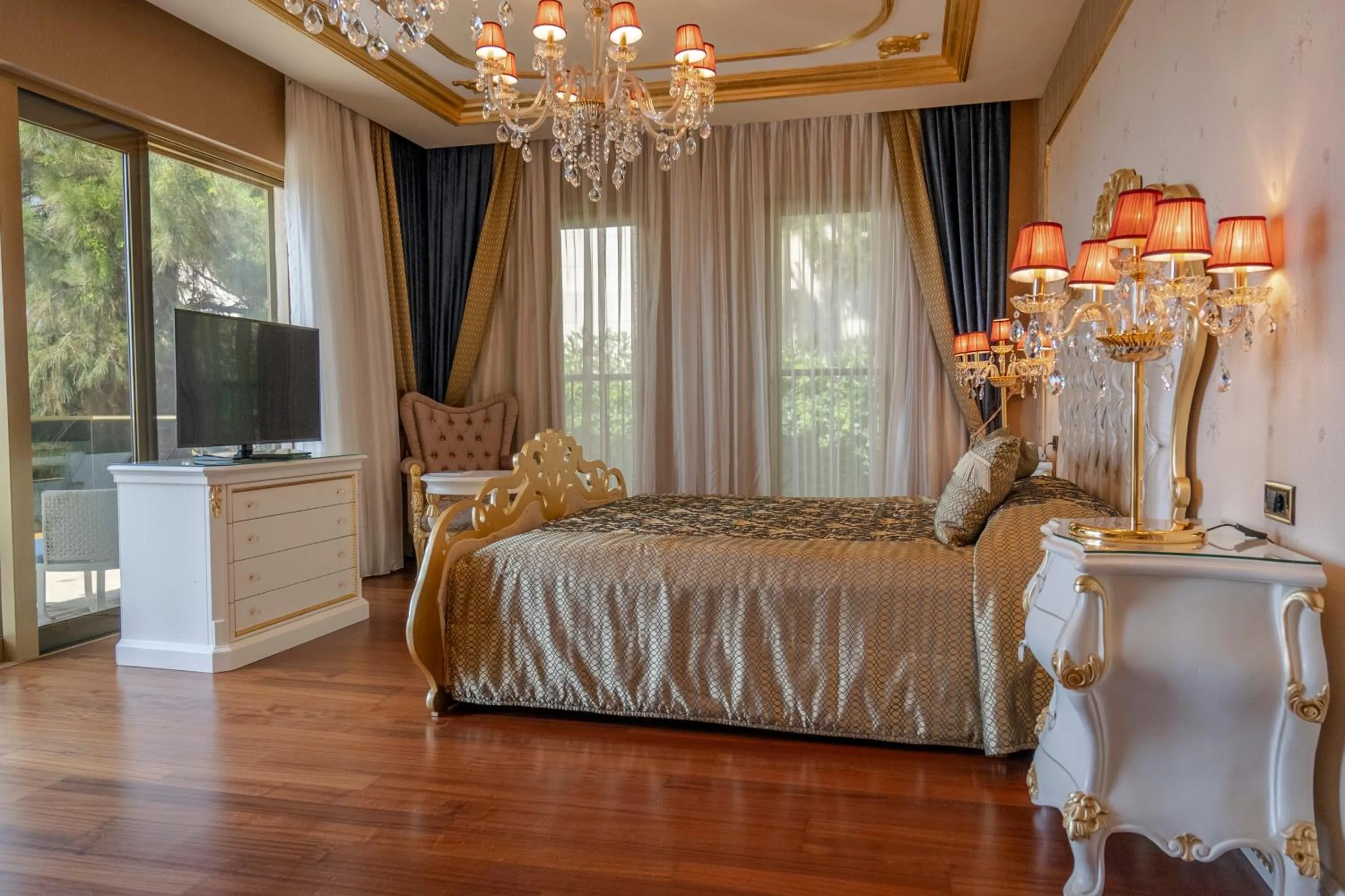 Bedroom, Bed in The Plaza Bodrum