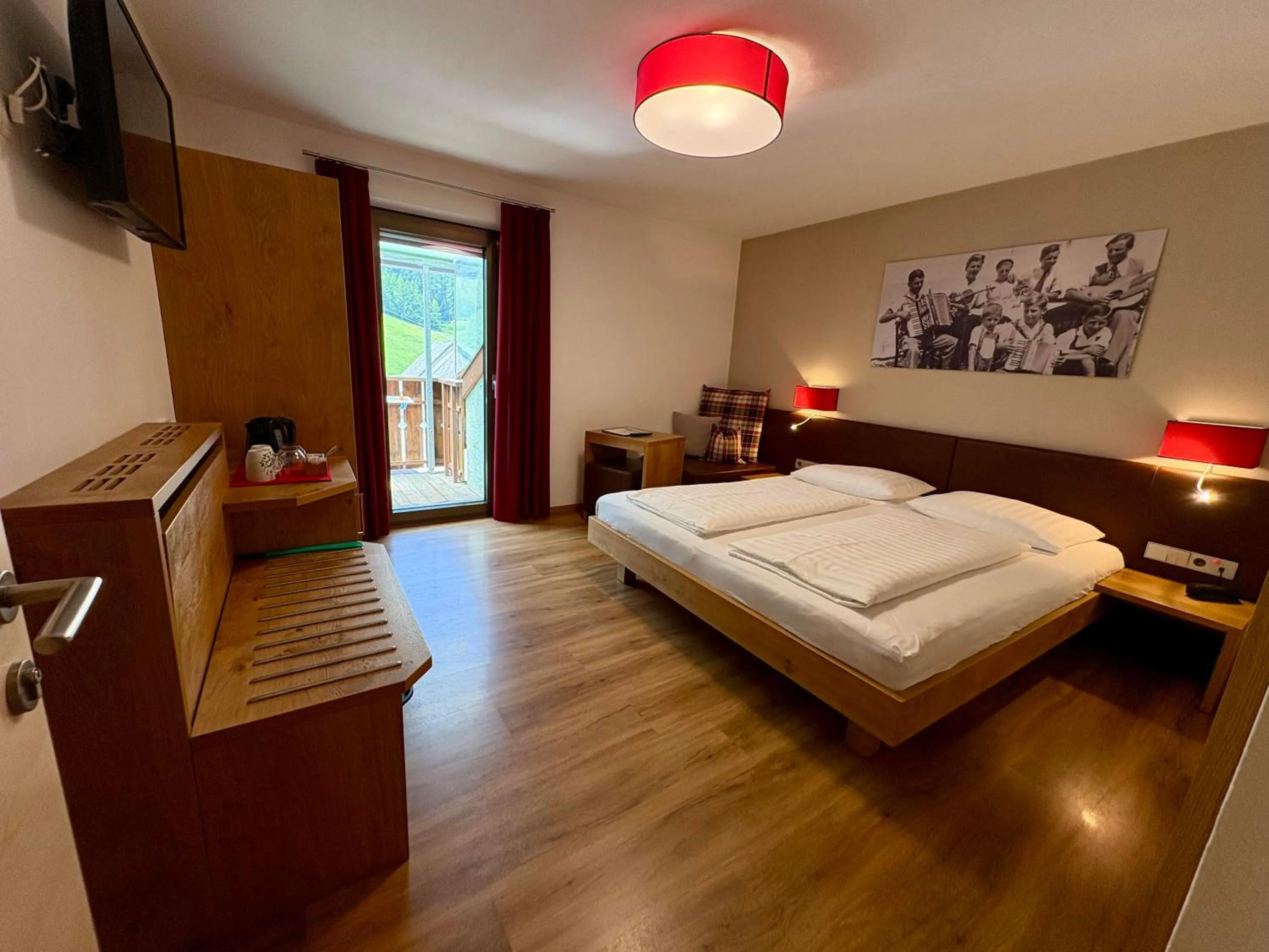 Photo of the whole room, Bed in Garni Apparthotel St Valentin