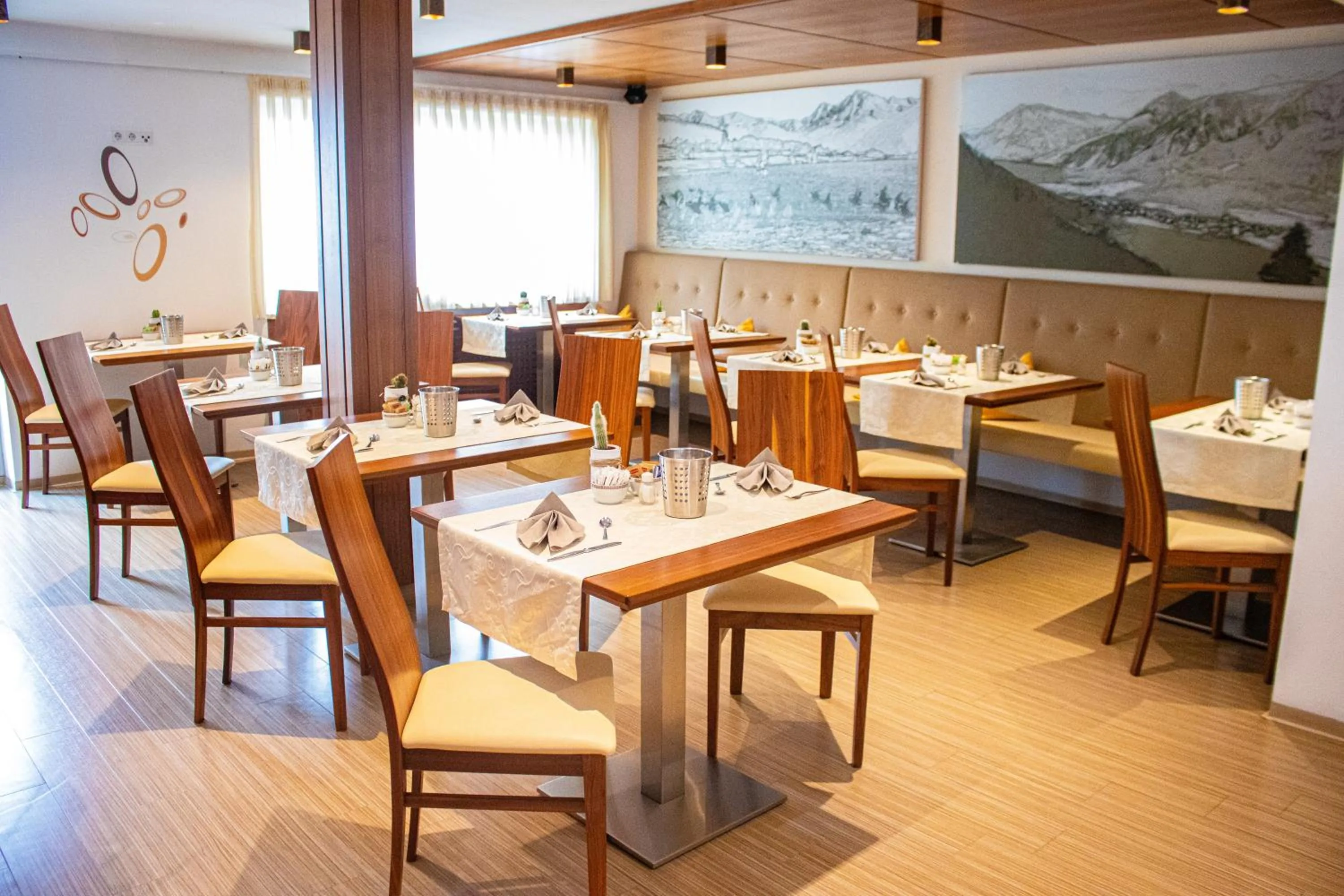 Breakfast in Garni Apparthotel St Valentin