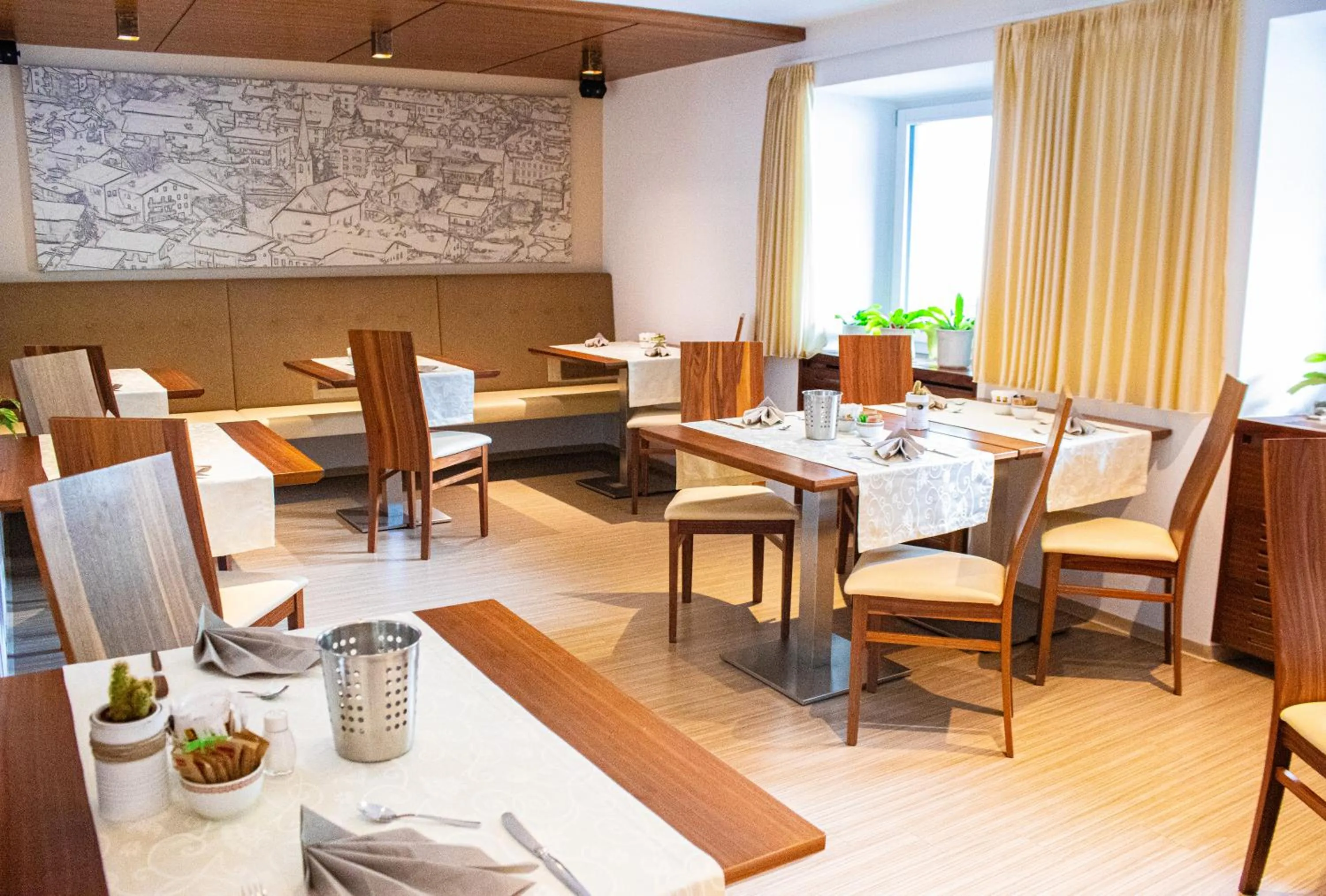 Breakfast in Garni Apparthotel St Valentin