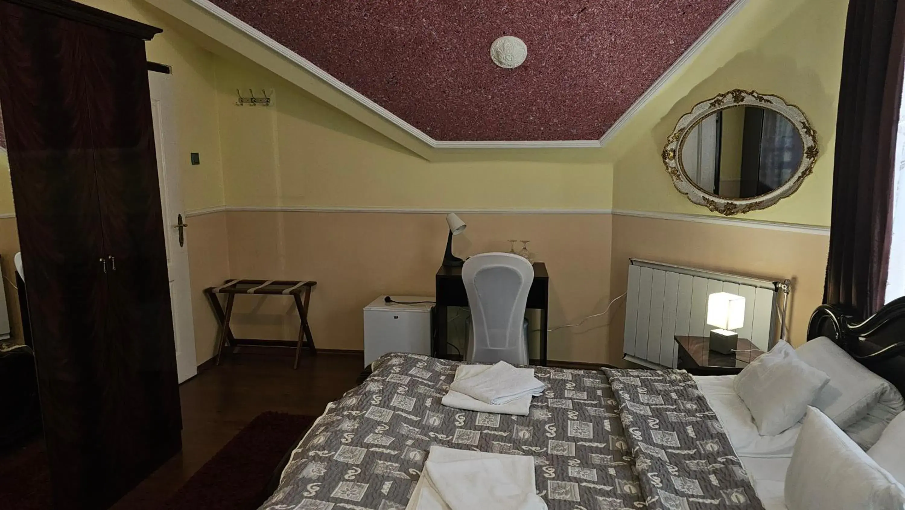 Double or Twin Room - single occupancy in Parish Bull Hotel Double or Twin Room - single occupancy in Parish Bull Hotel