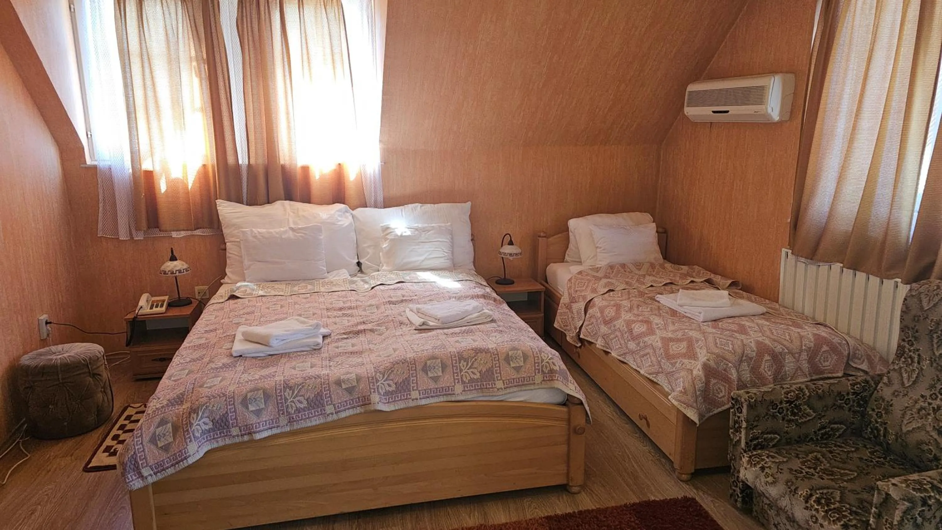 Bed in Parish Bull Hotel