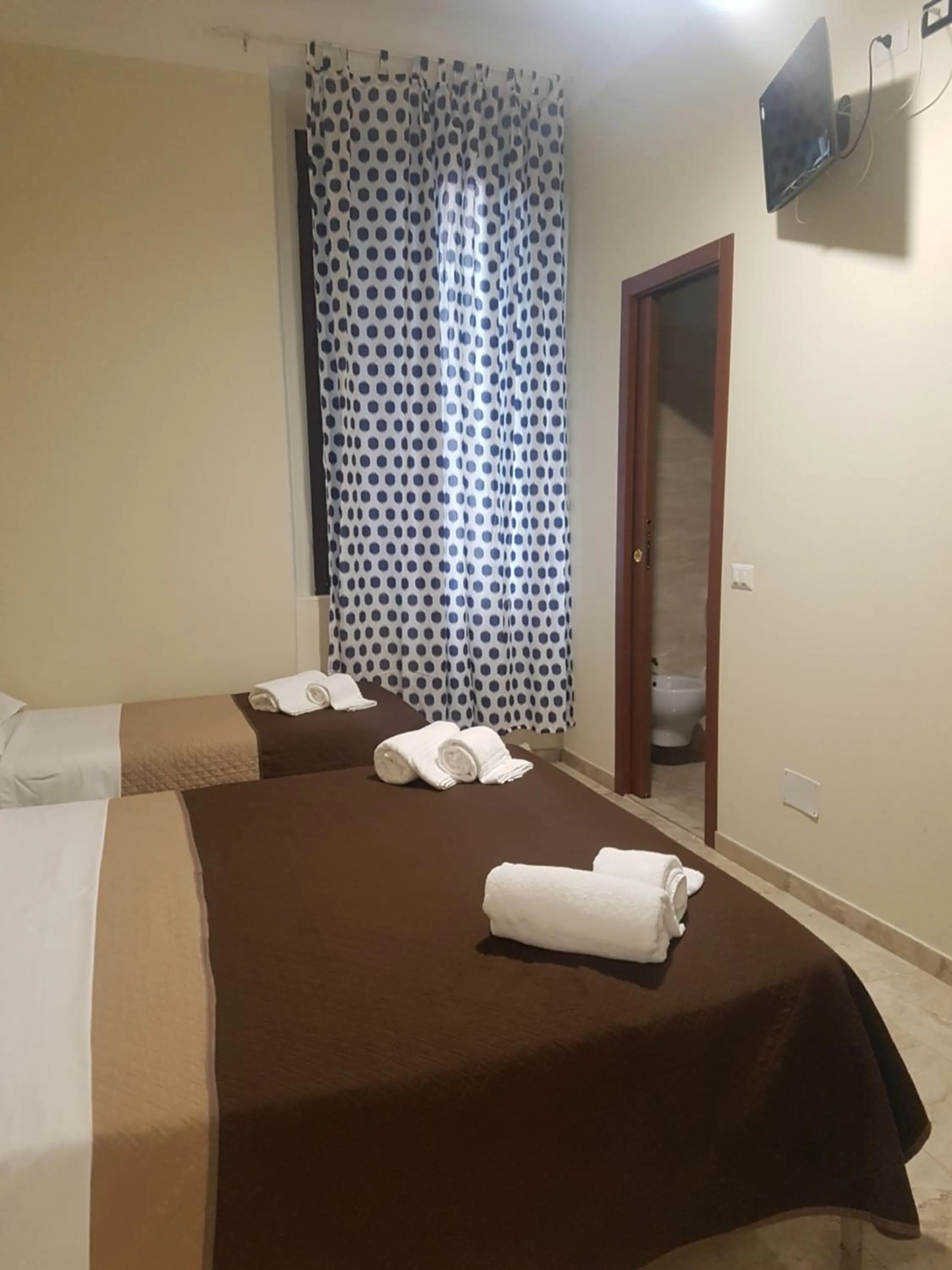 Photo of the whole room, Bed in Hotel Emmy