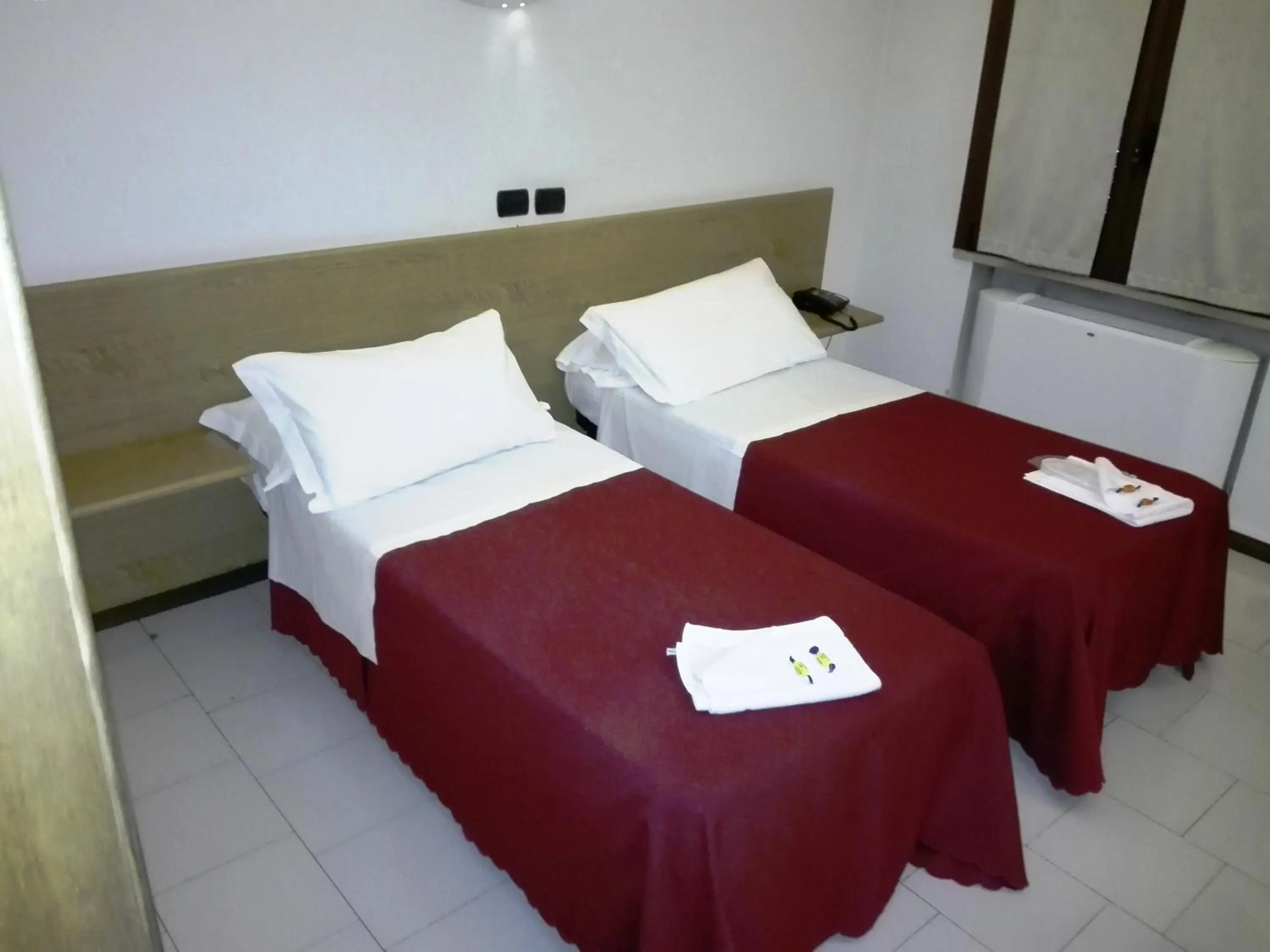 Bed in Hotel Motel Est