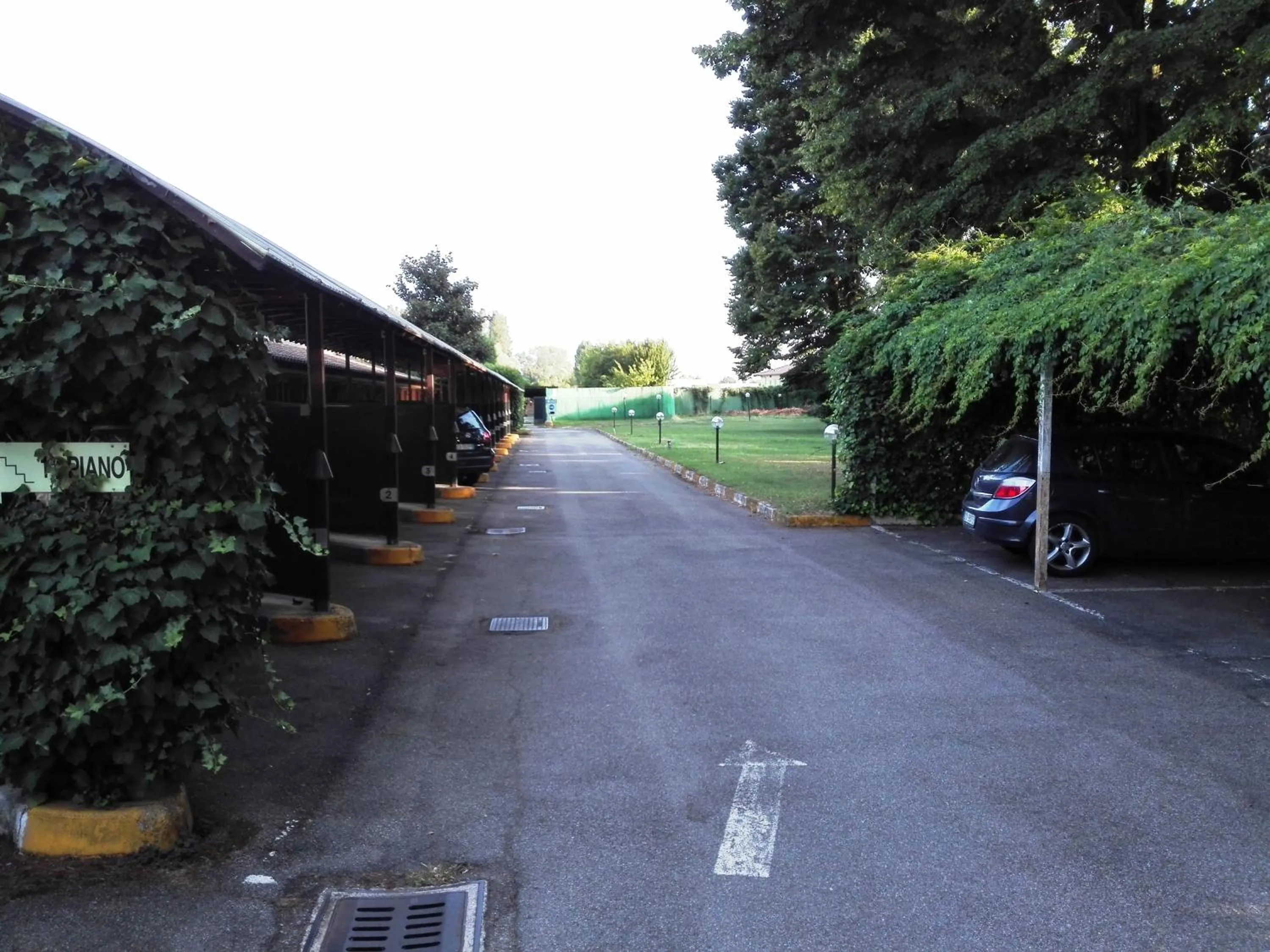 Property building in Hotel Motel Est